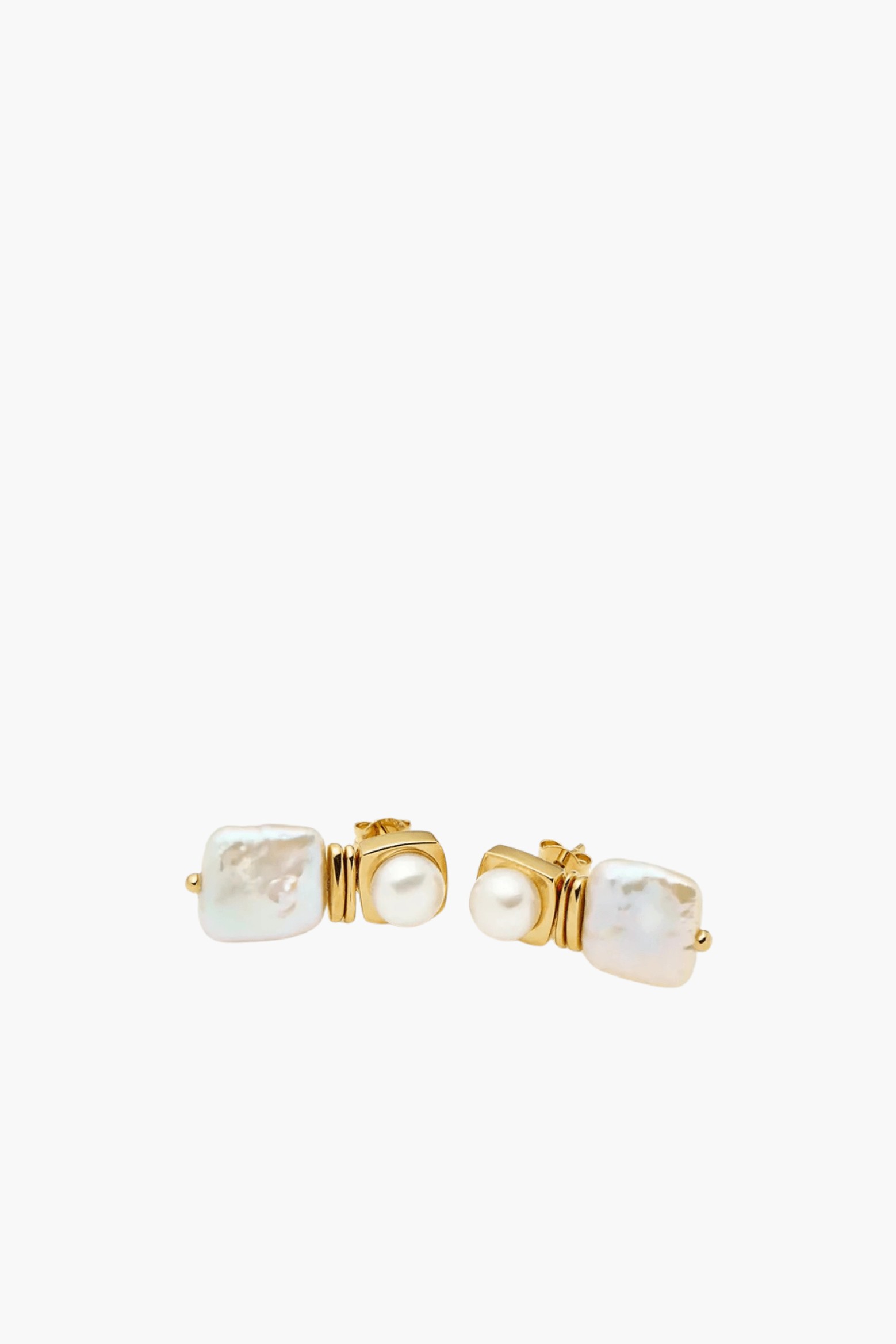 SQUARE PEARL STUD EARRINGS