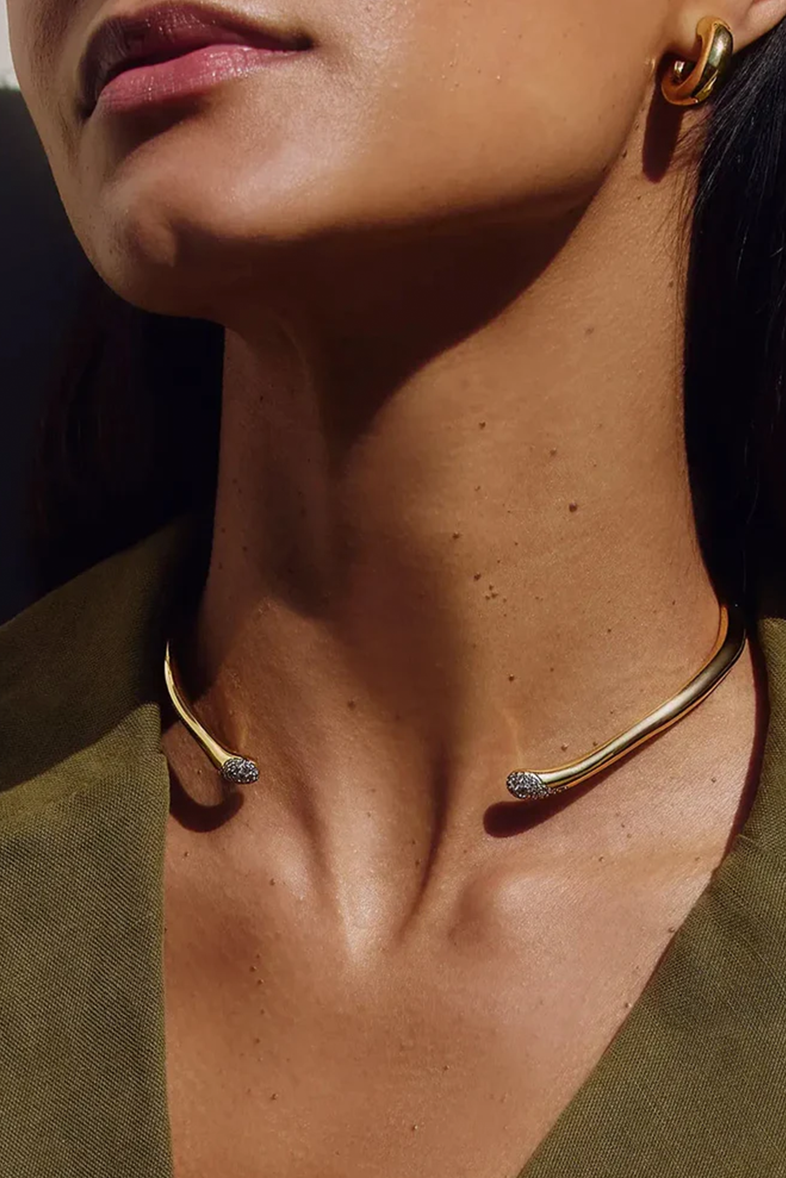 MOLTEN SNOW TORQUE STATEMENT NECKLACE