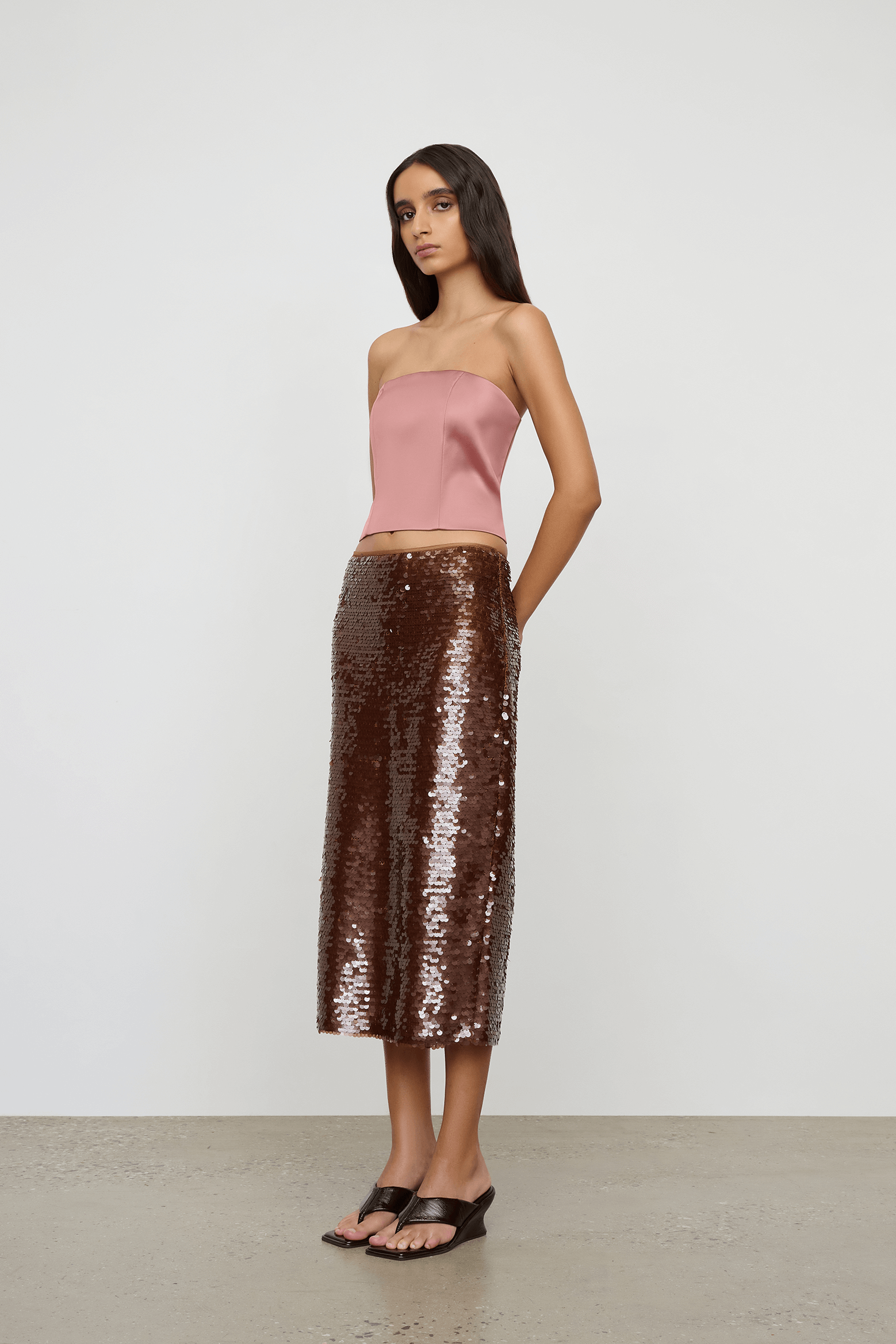 ONE OF OTHERS KENDALL SKIRT IN COFFEE | THE NEW TREND
