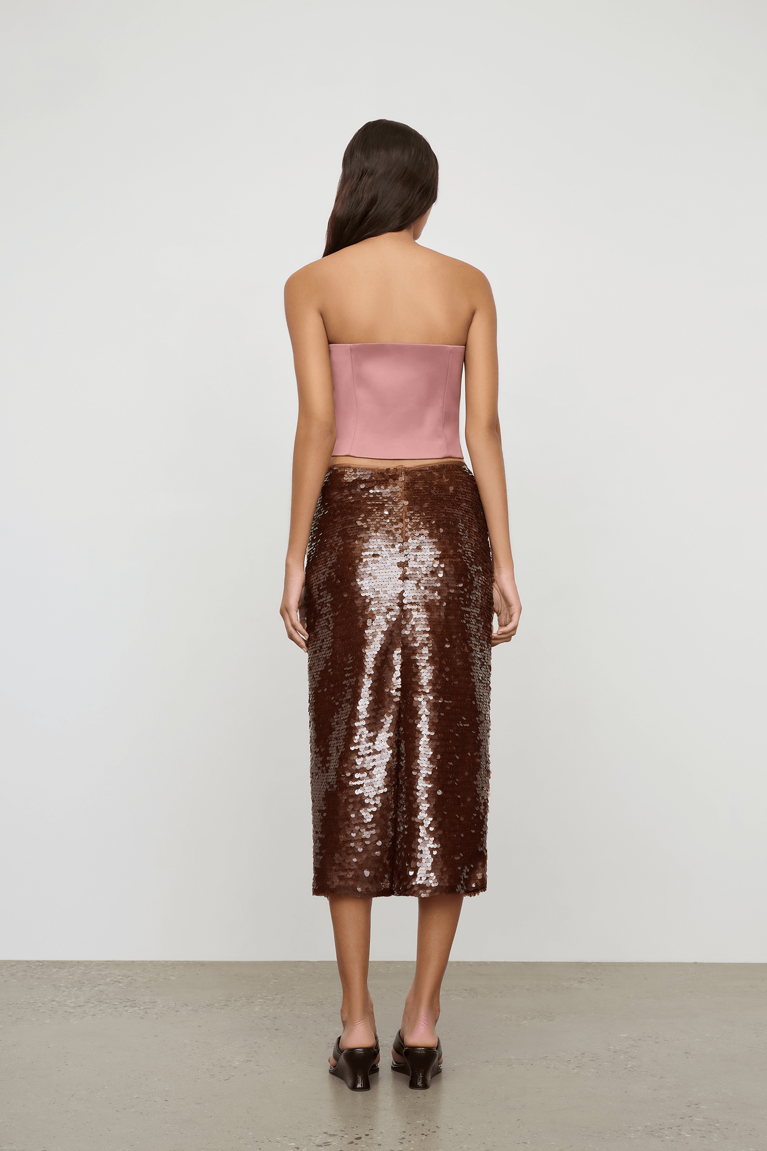 ONE OF OTHERS KENDALL SKIRT IN COFFEE | THE NEW TREND