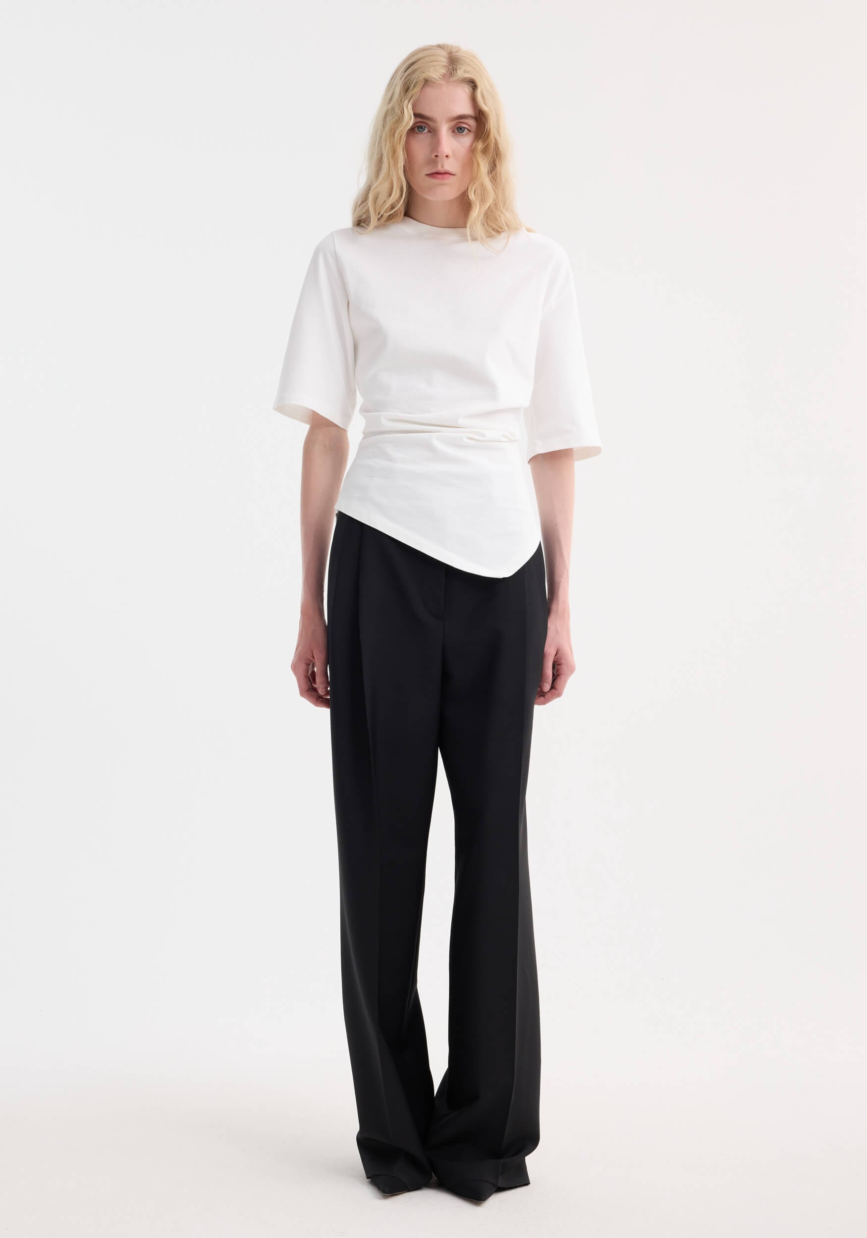RÓHE RE-INVENTED TWISTED T-SHIRT IN OPTIC WHITE | THE NEW TREND