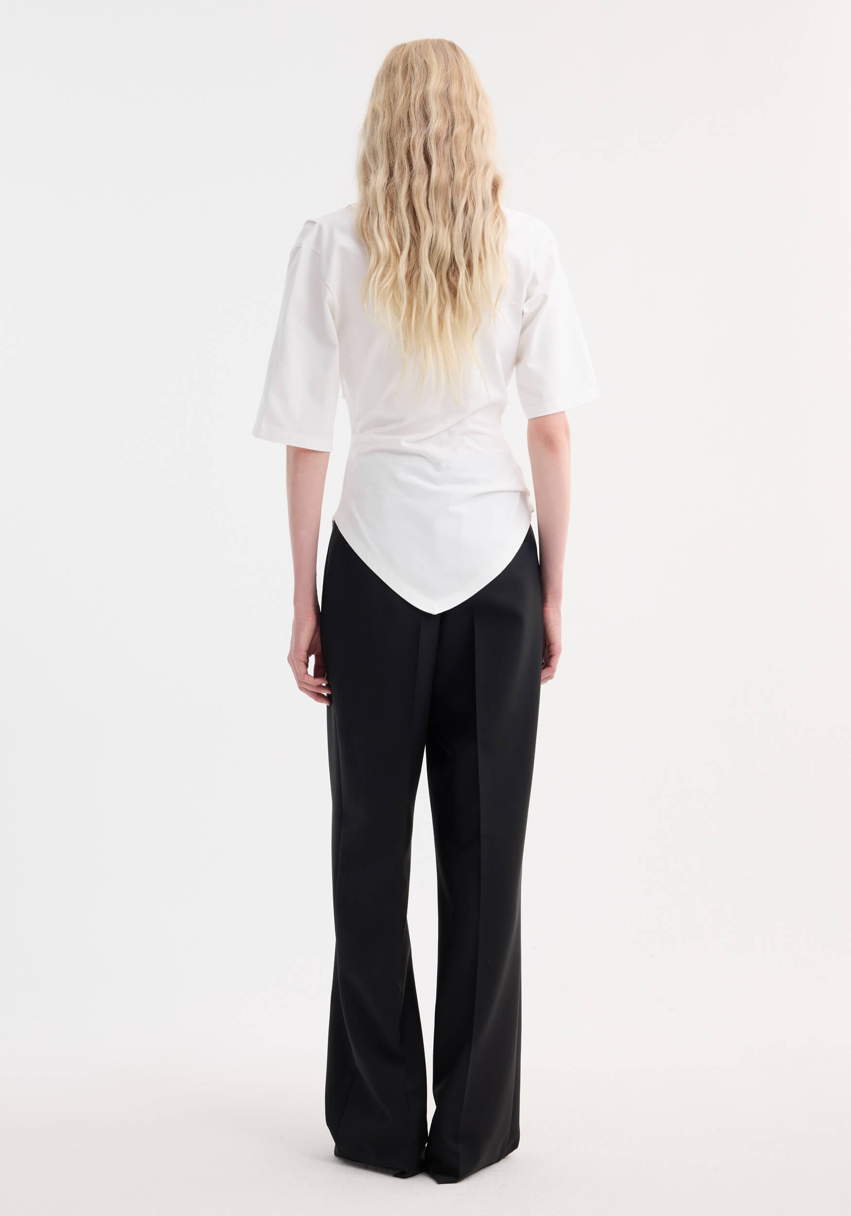 RÓHE RE-INVENTED TWISTED T-SHIRT IN OPTIC WHITE | THE NEW TREND