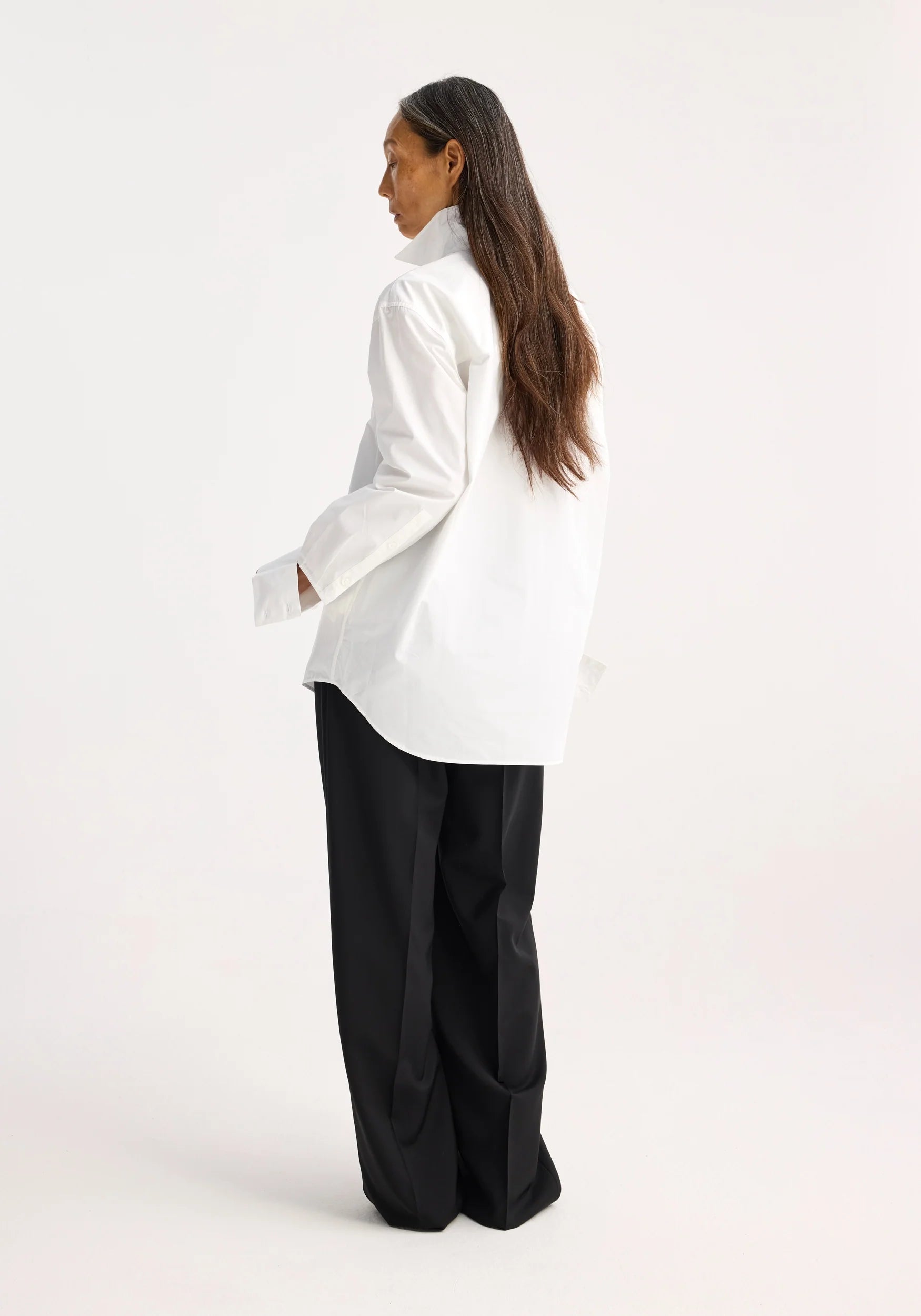 RÓHE DECONSTRUCTED POPLIN SHIRT | THE NEW TREND