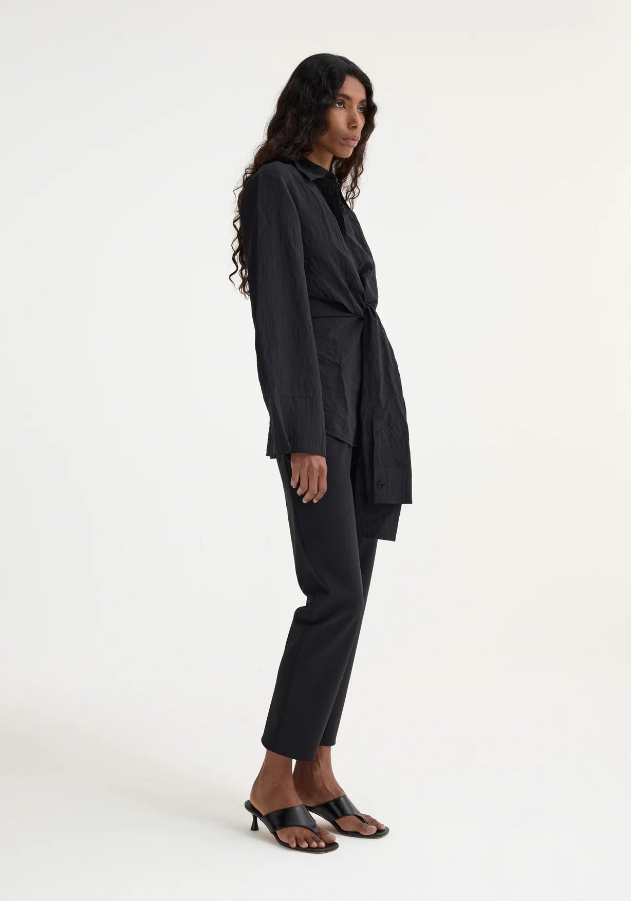 RÓHE HAMMERED SILK KNOTTED SHIRT IN BLACK | THE NEW TREND