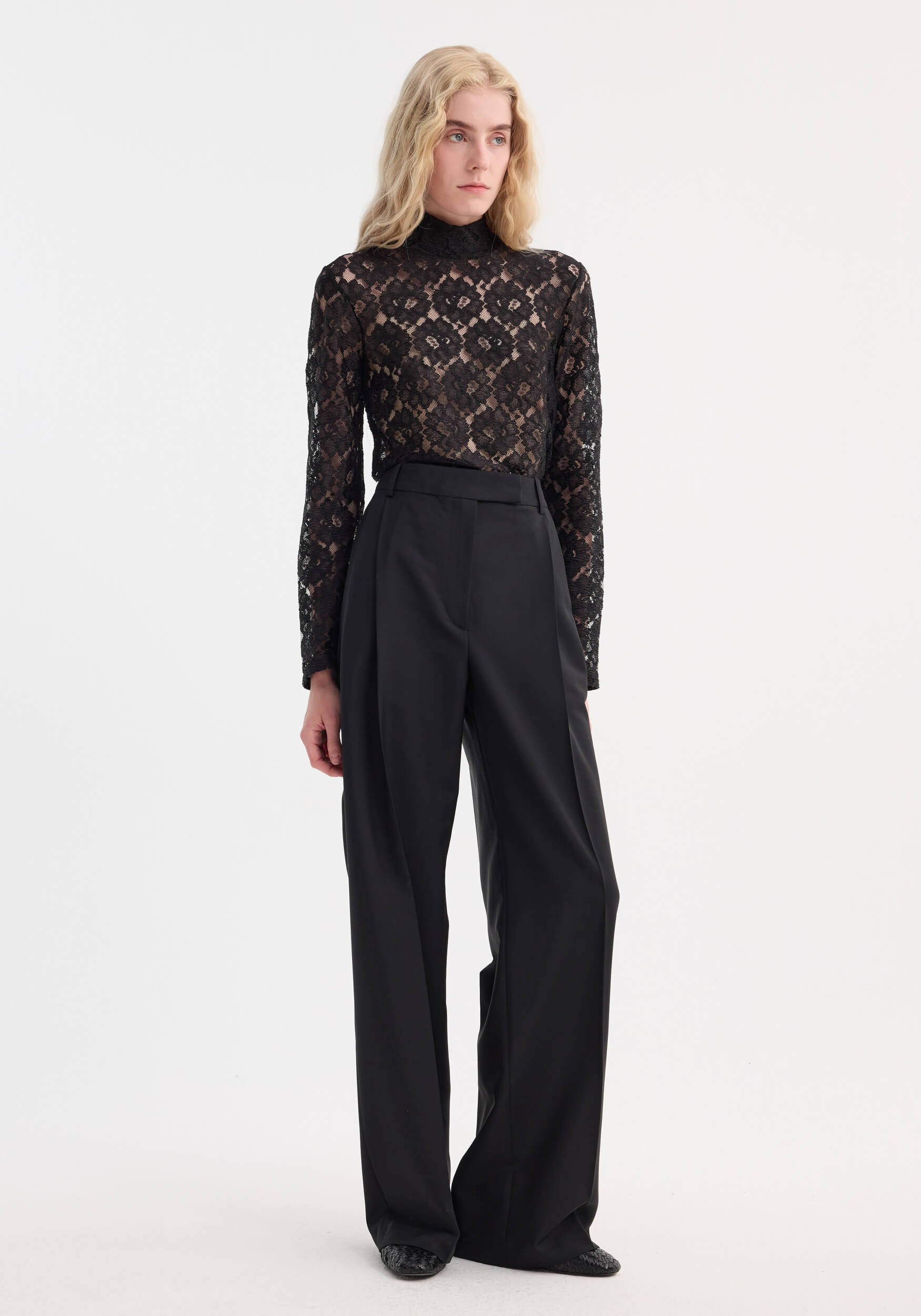 RÓHE LACE TURTLENECK TOP | THE NEW TREND