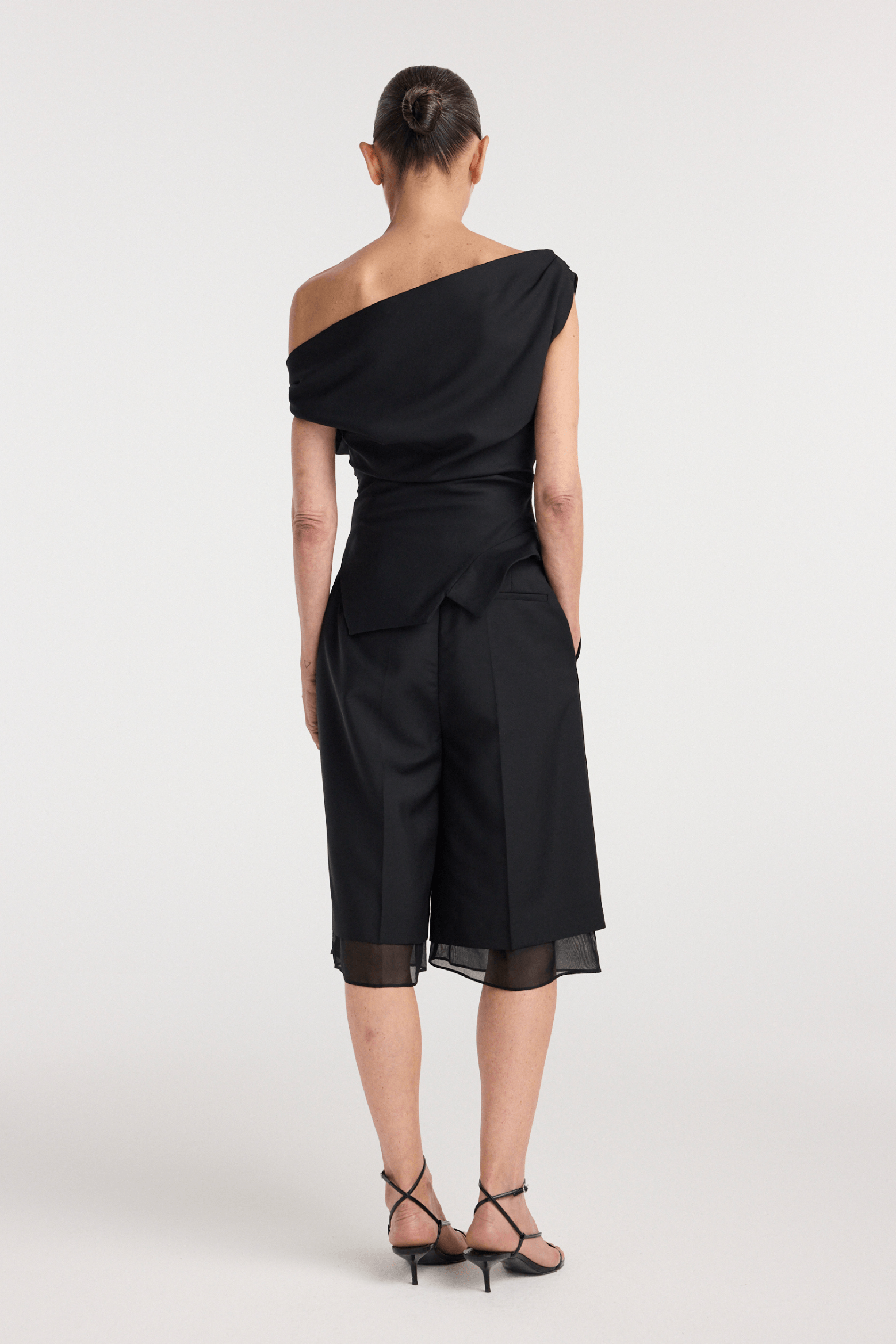 OFF SHOULDER LAPEL TOP