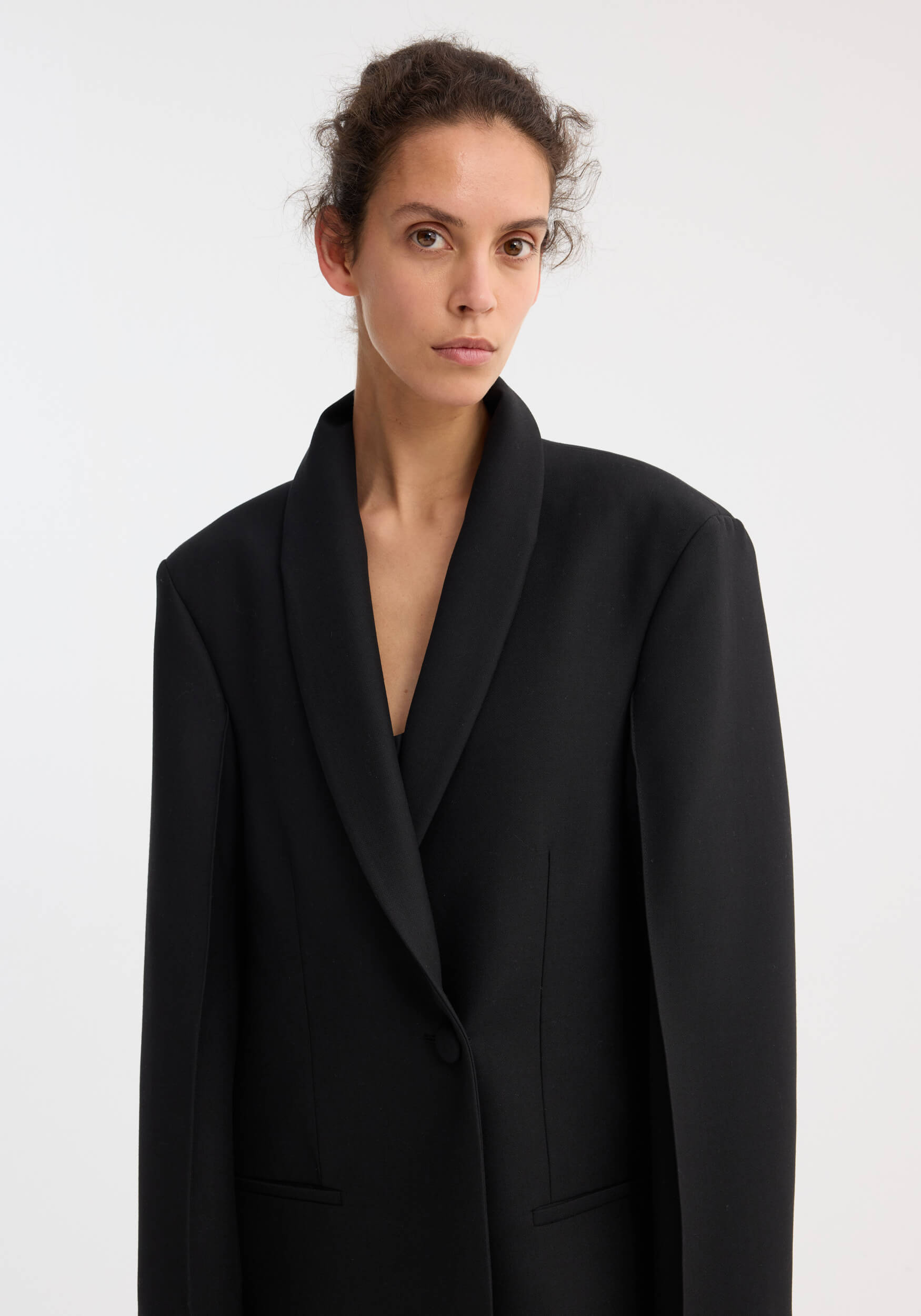 RÓHE SIGNATURE OPERA COAT | THE NEW TREND