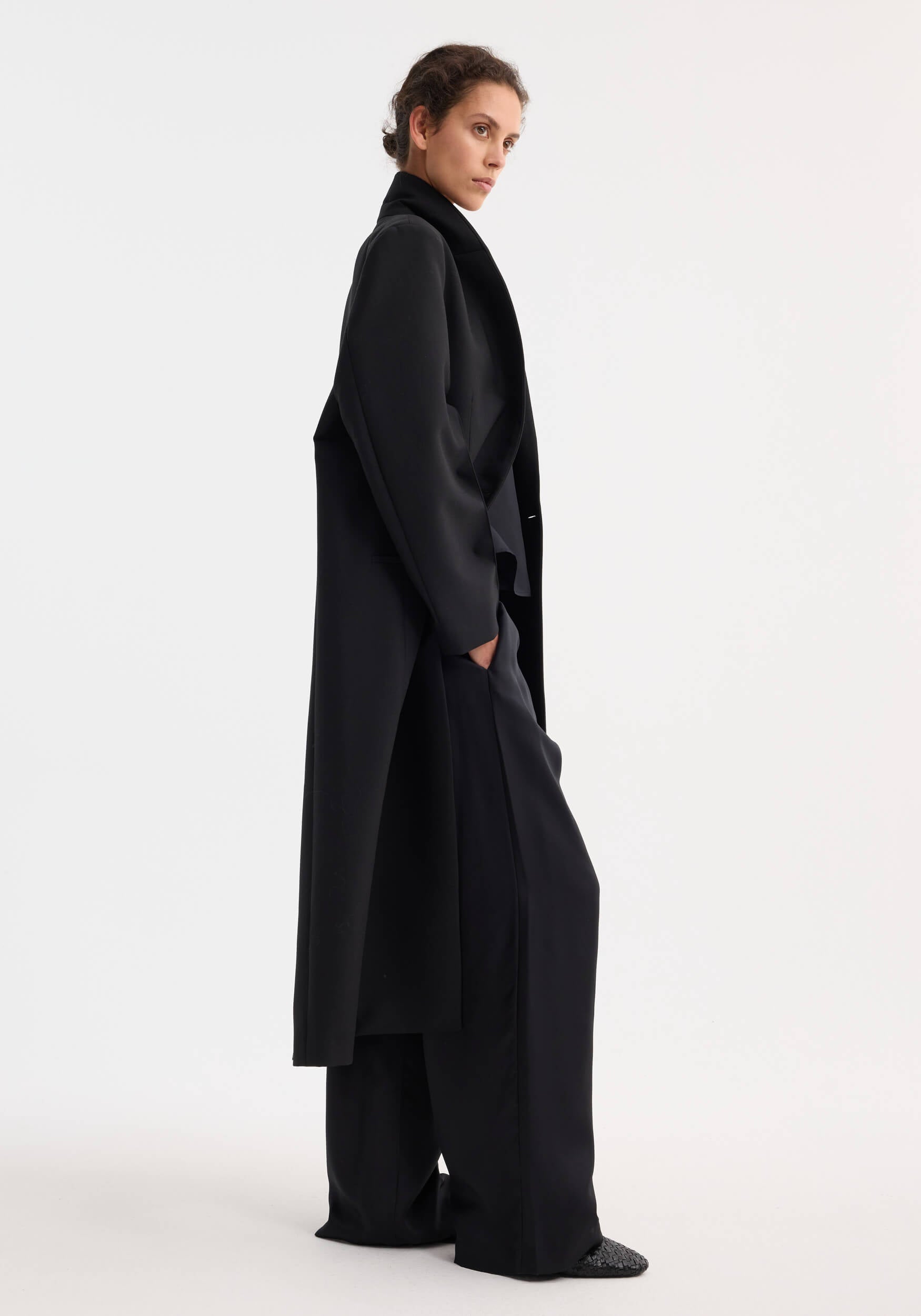 RÓHE SIGNATURE OPERA COAT | THE NEW TREND