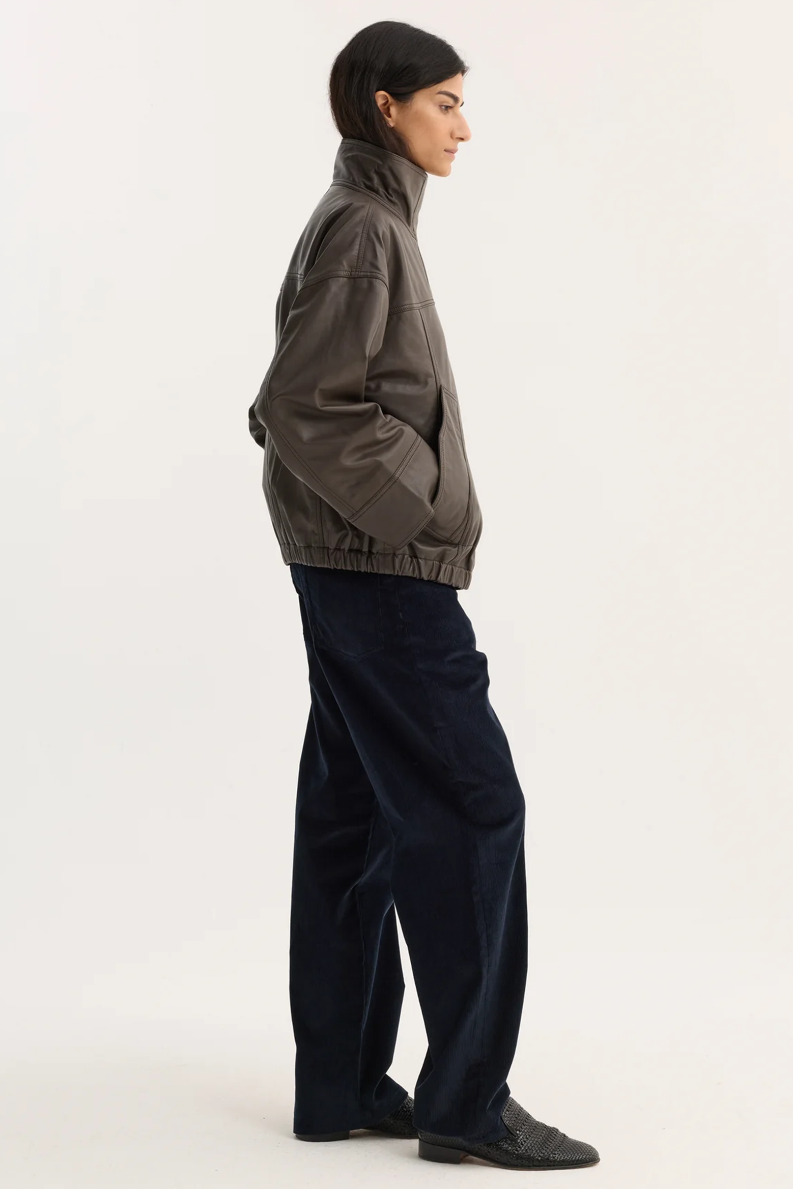 RÓHE REINVENTED LEATHER JACKET EARTH | THE NEW TREND