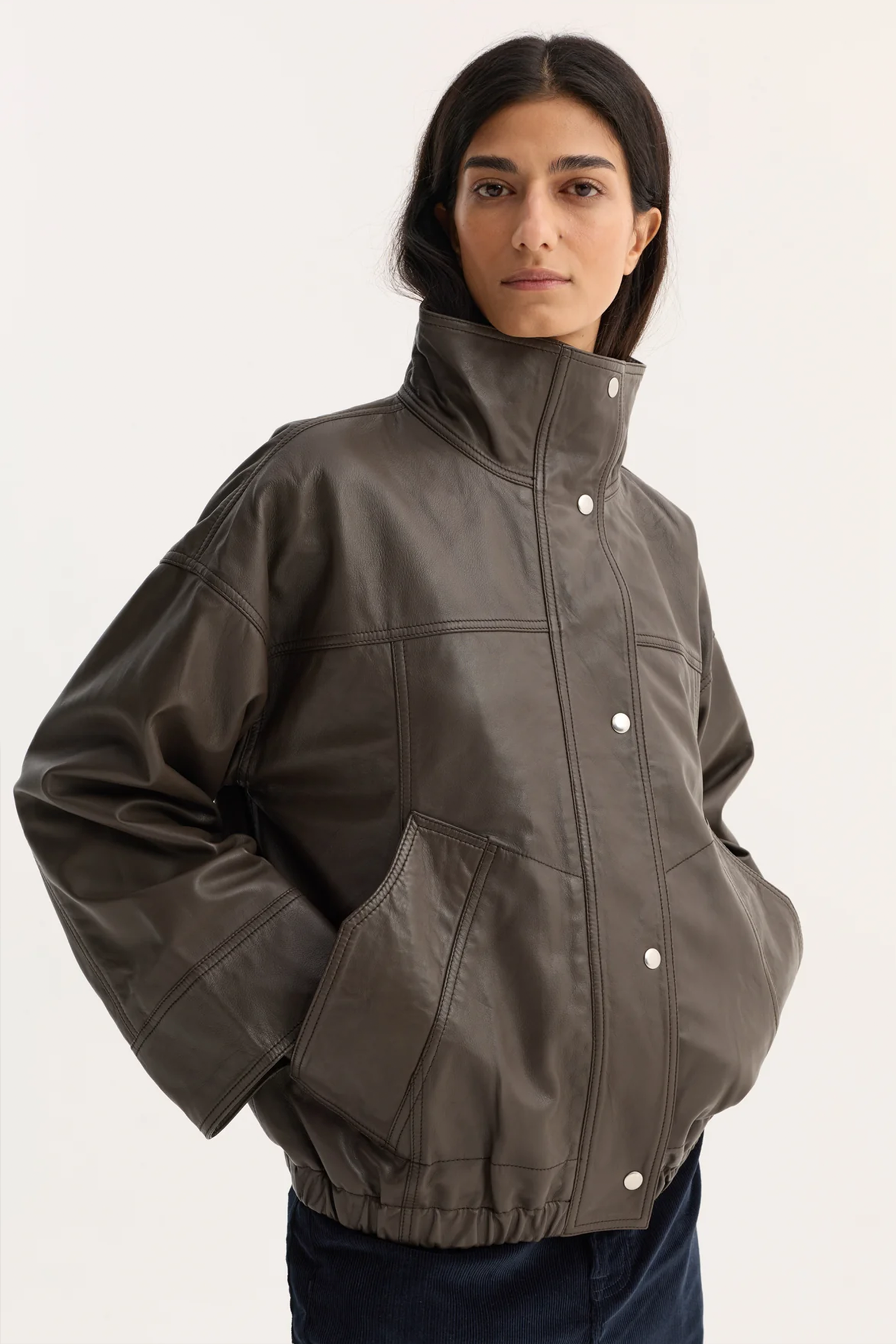 RÓHE REINVENTED LEATHER JACKET EARTH | THE NEW TREND