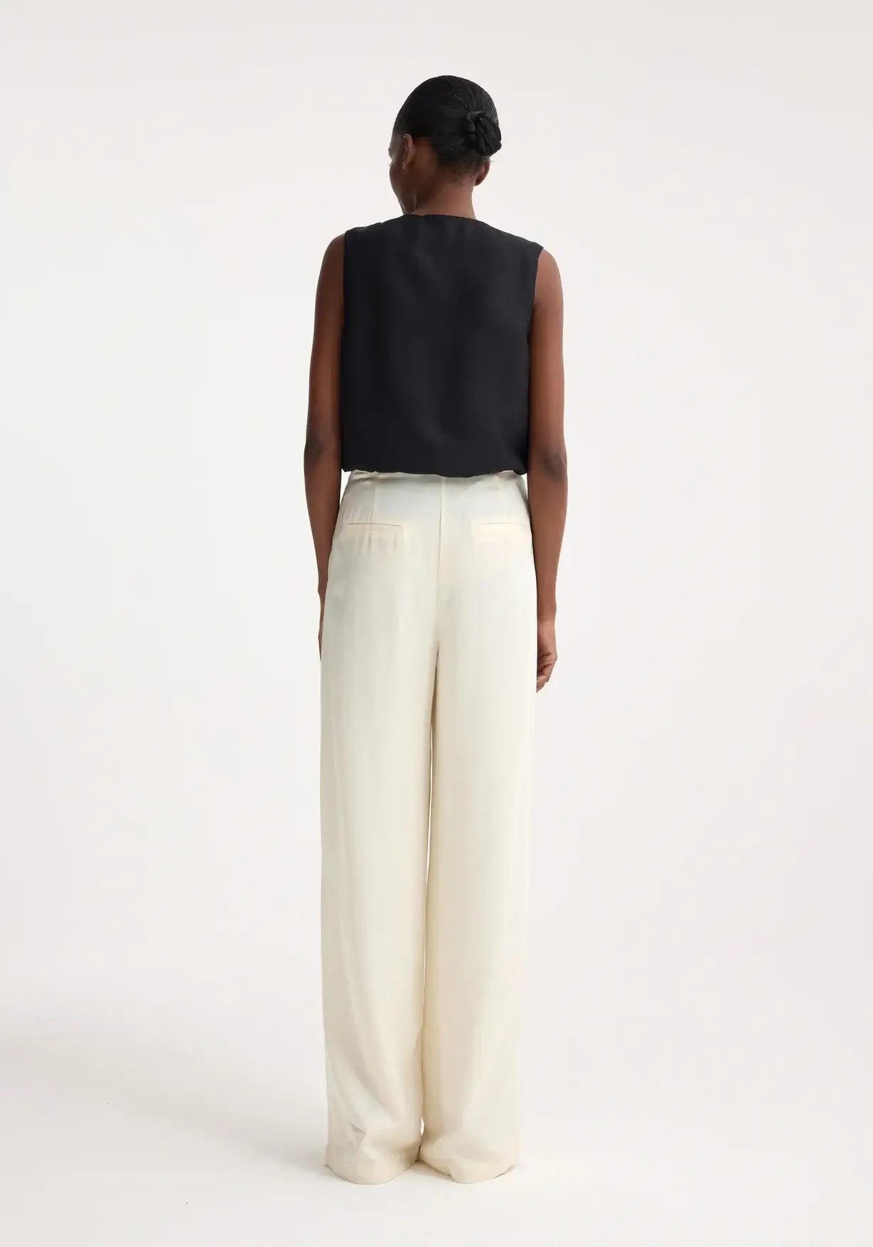 RÓHE RELAXED DRAWSTRING TROUSERS | THE NEW TREND