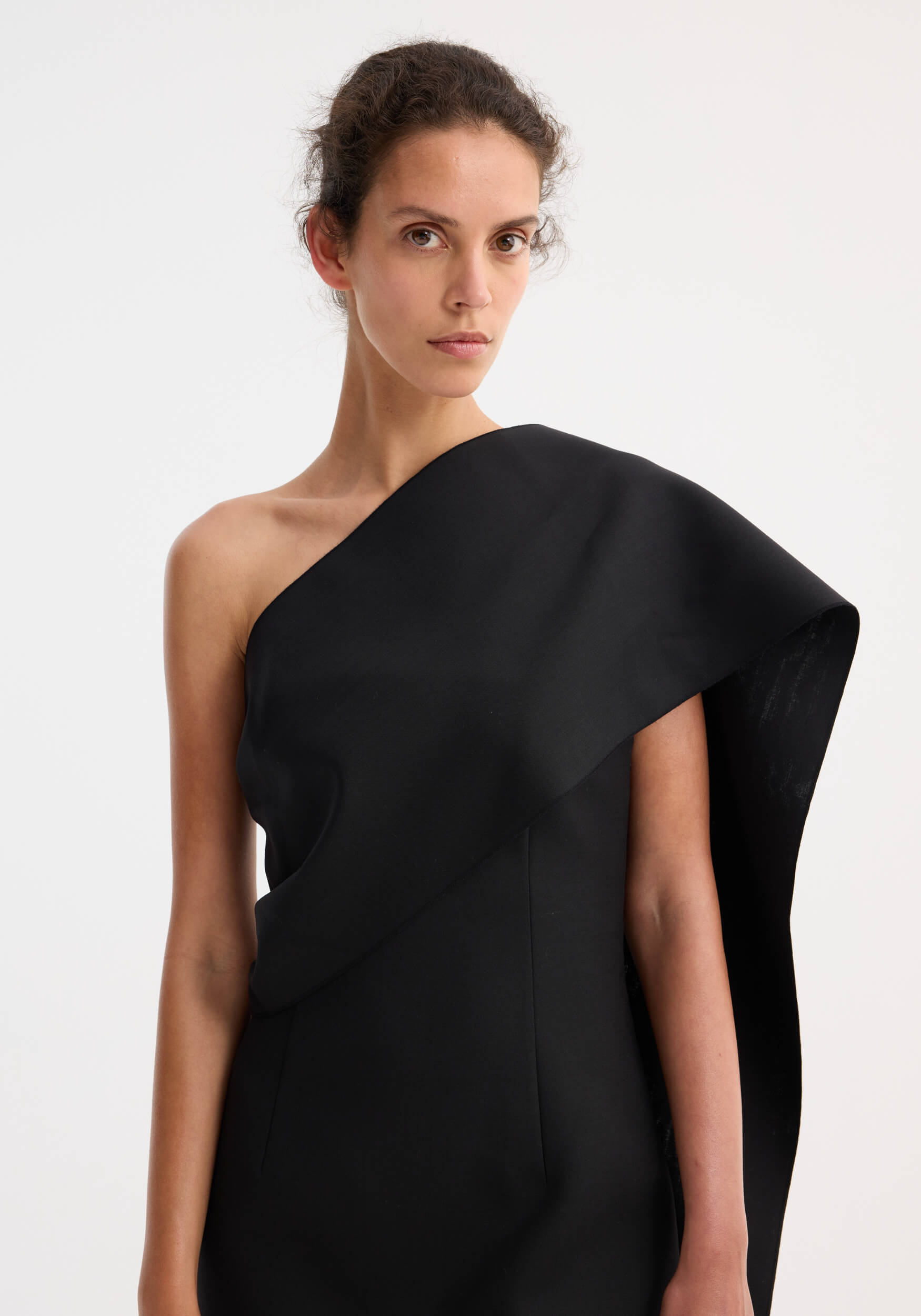 RÓHE SHORT SCULPTURAL SASH DRESS | THE NEW TREND