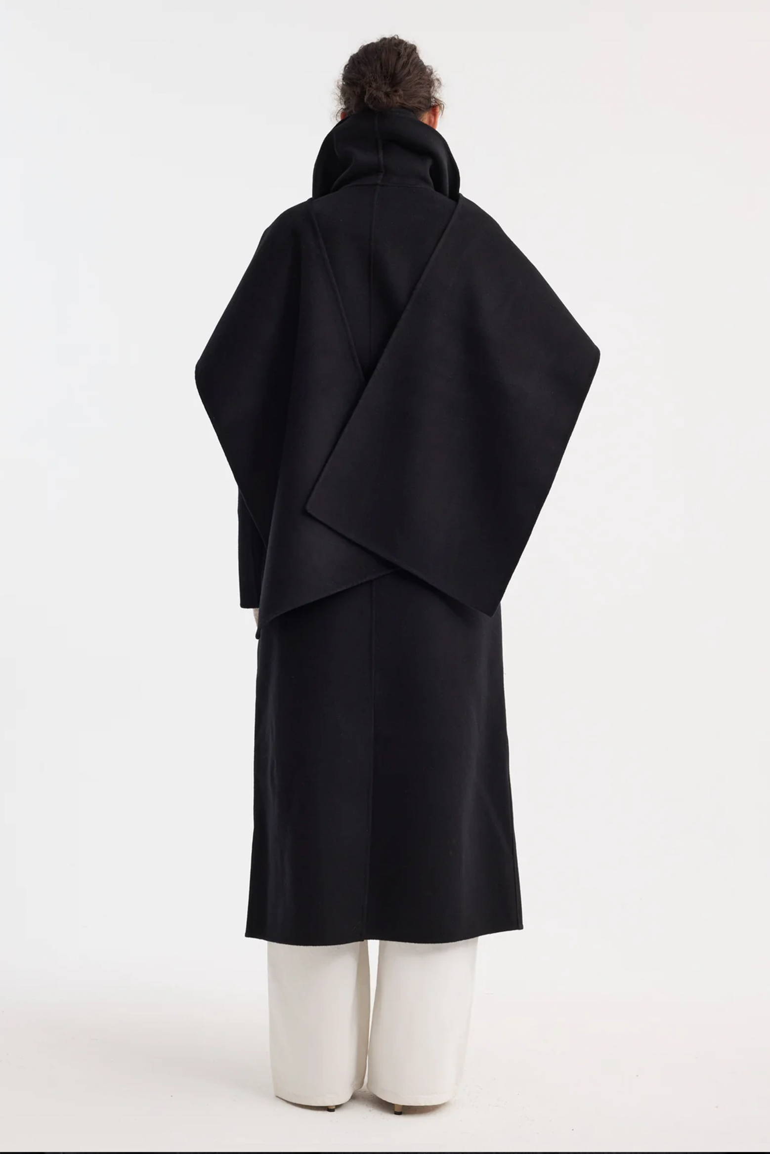 RÓHE SIGNATURE DOUBLE FACED SCARF COAT BLACK | THE NEW TREND