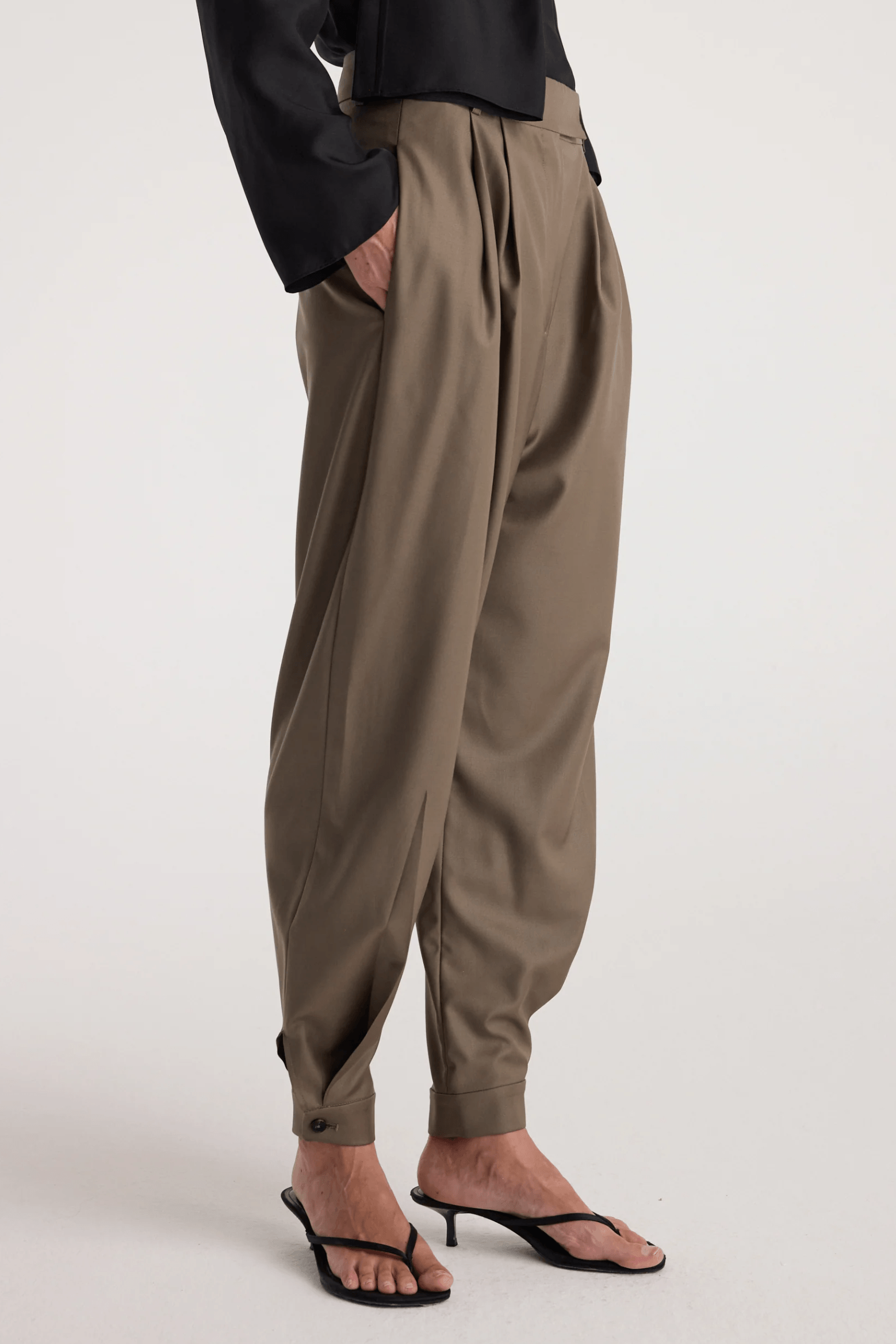 TAILORED CUFF TROUSERS