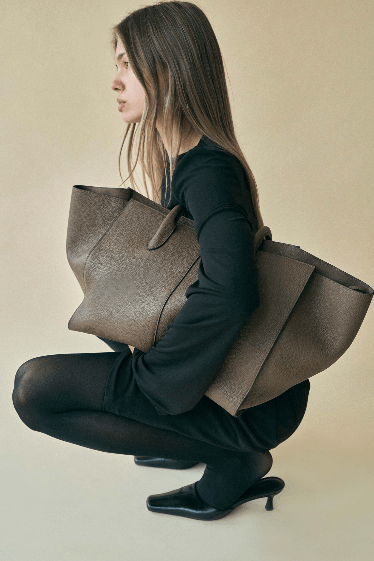 GRAINED LARGE TOTE