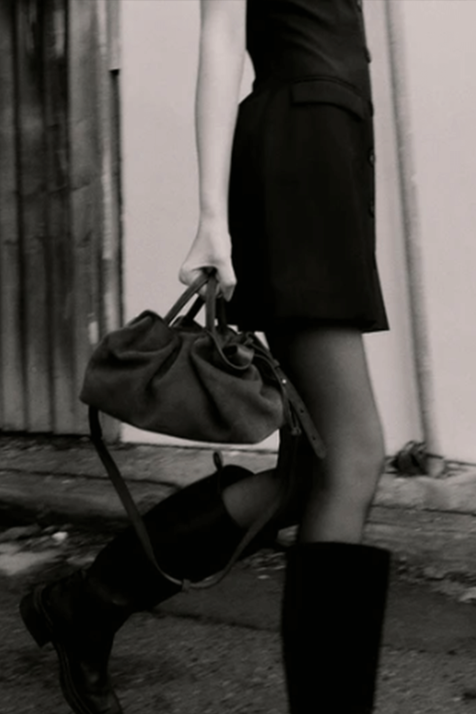 RYLAN MILA MEDIUM TOTE IN BROWN SUEDE | THE NEW TREND