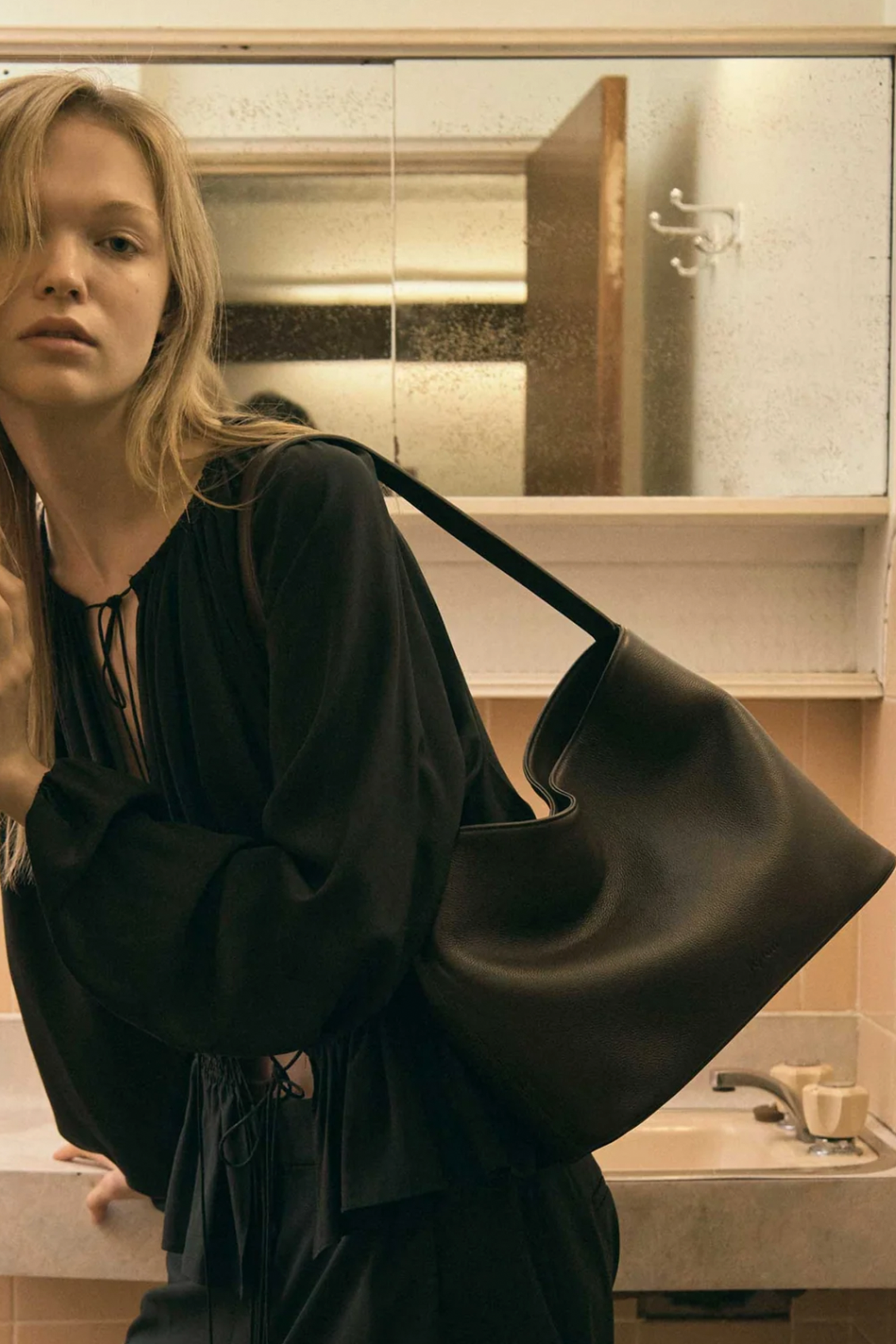 RYLAN TORI MEDIUM HOBO BAG IN DARK BROWN | THE NEW TREND