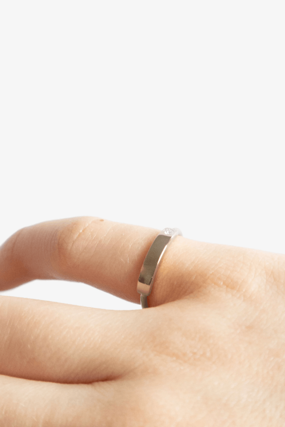 DIAMOND BAR RING