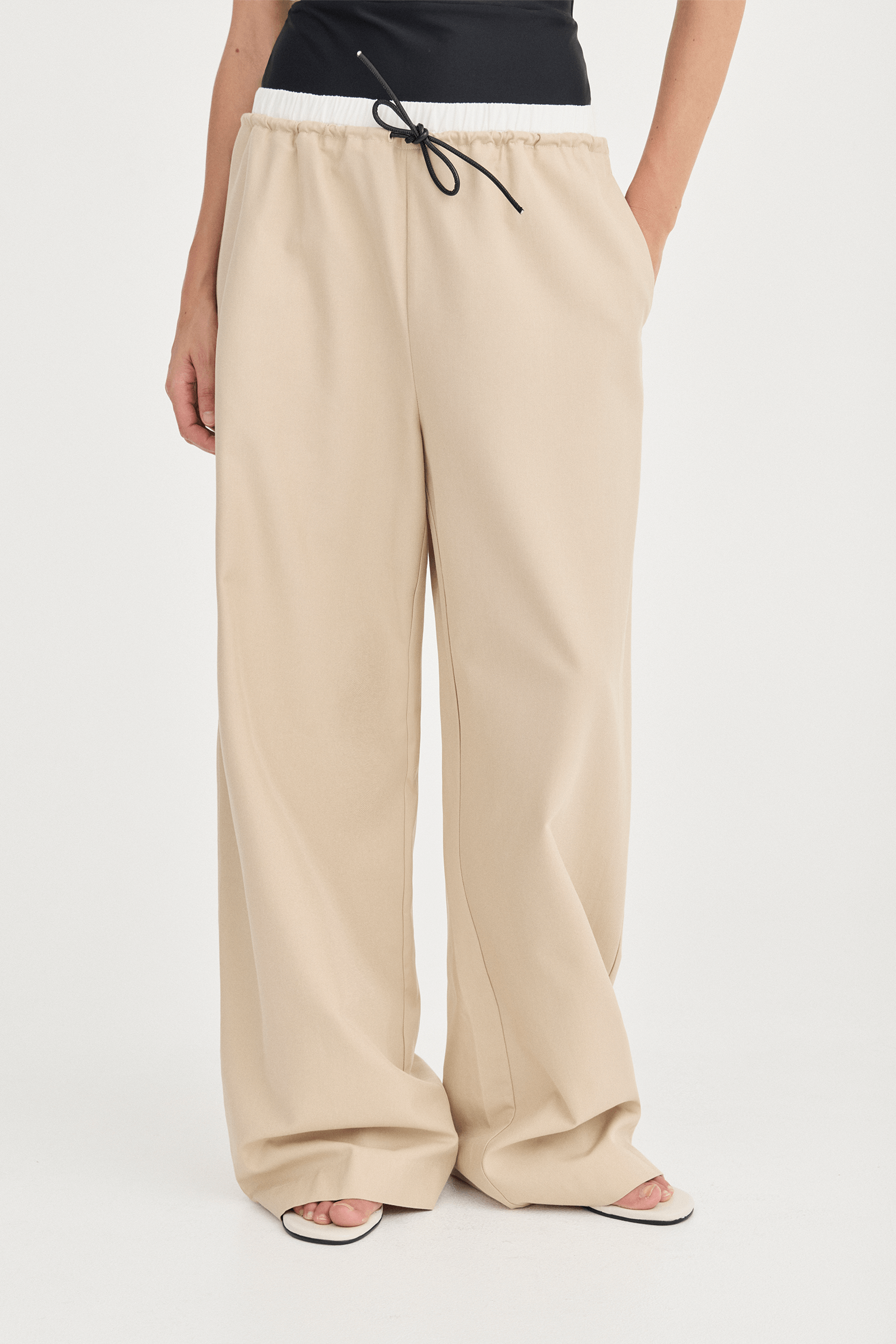 SOLAQUA SALONE PANTS TAN | THE NEW TREND