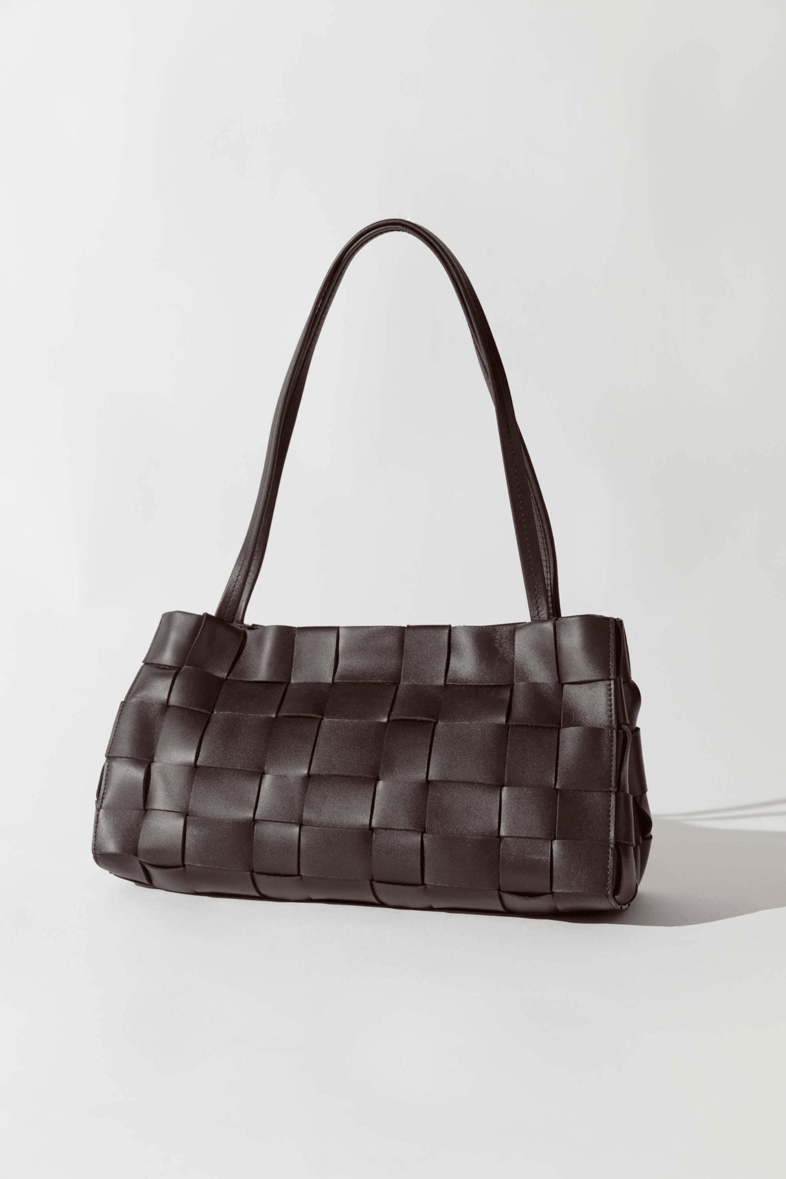 SLIM WOVEN TOTE