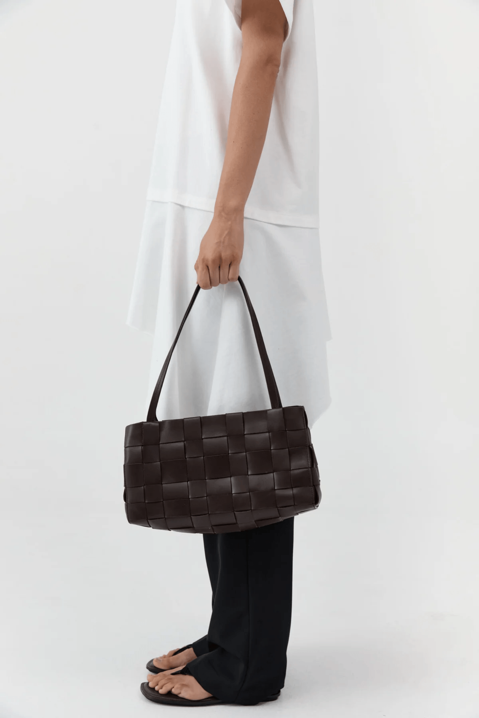 SLIM WOVEN TOTE