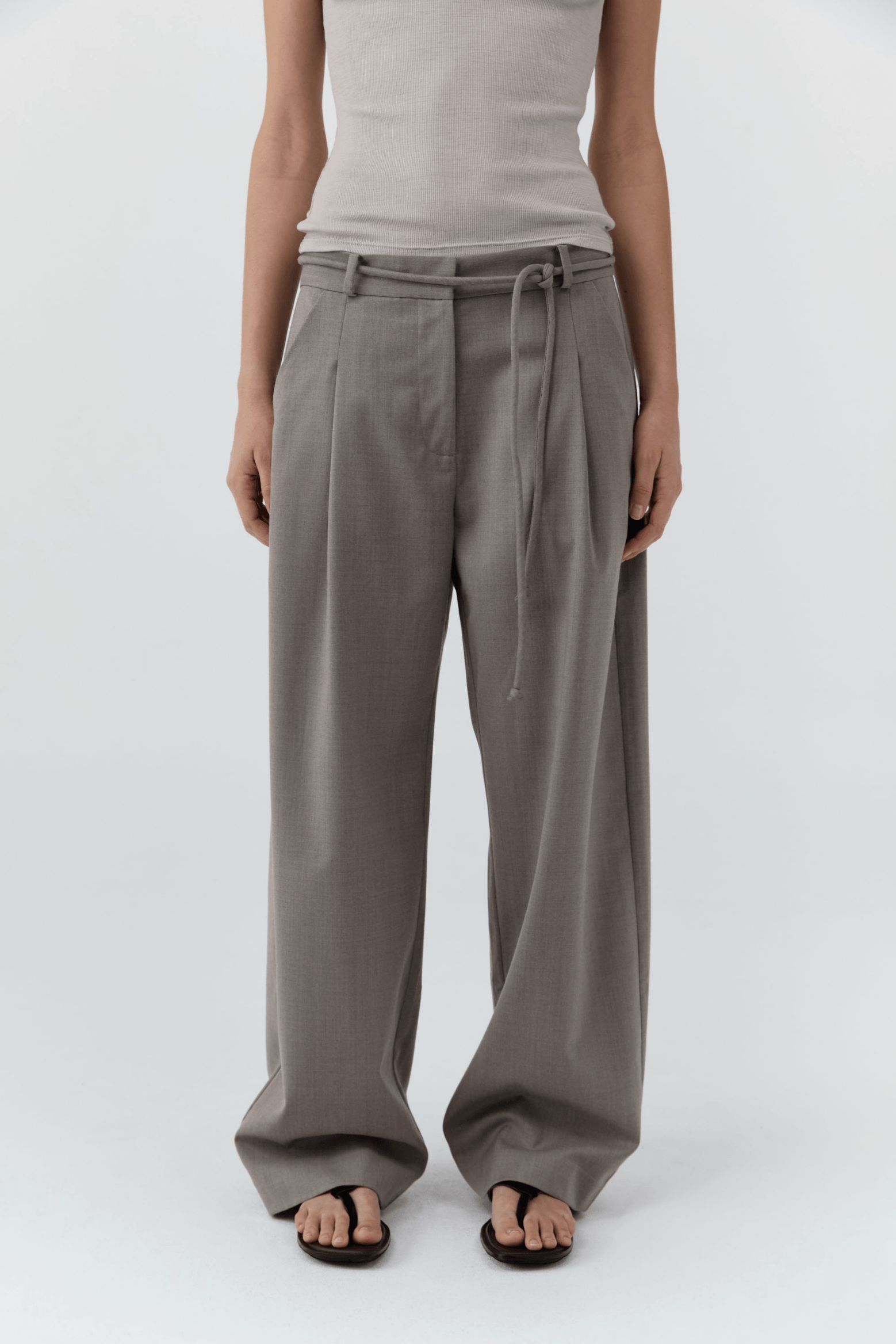 TAILORED BARREL PANTS