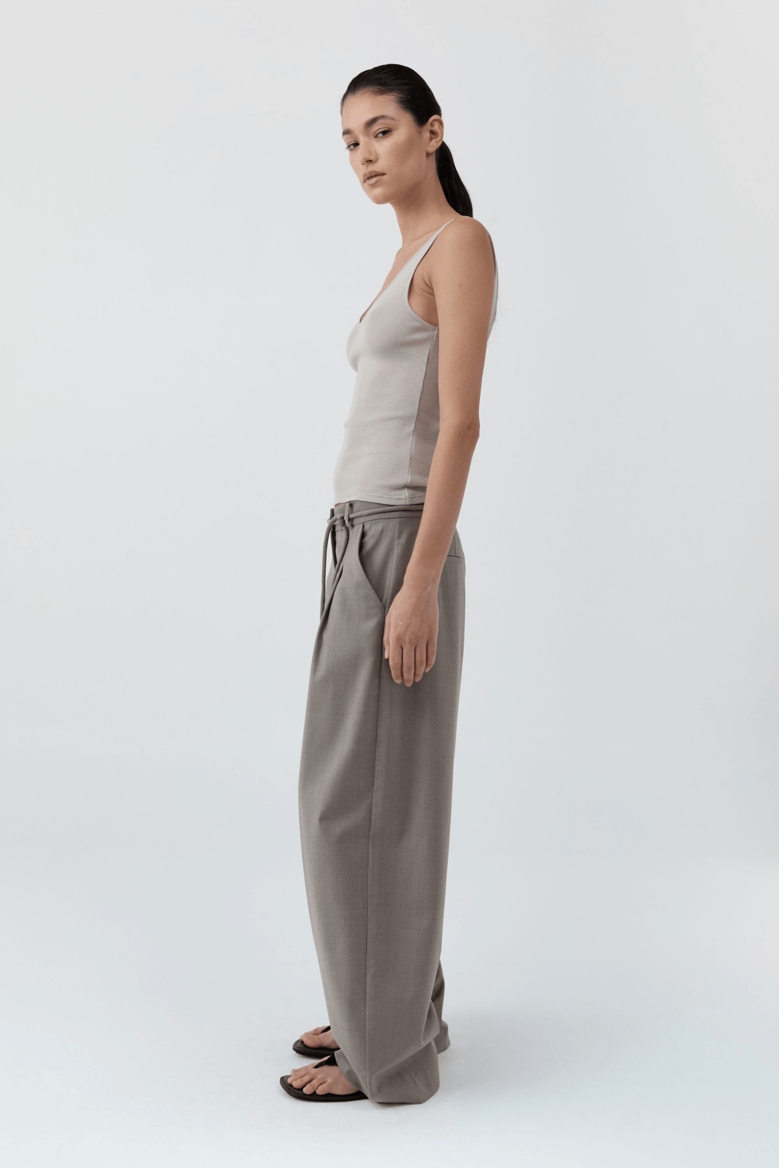 TAILORED BARREL PANTS