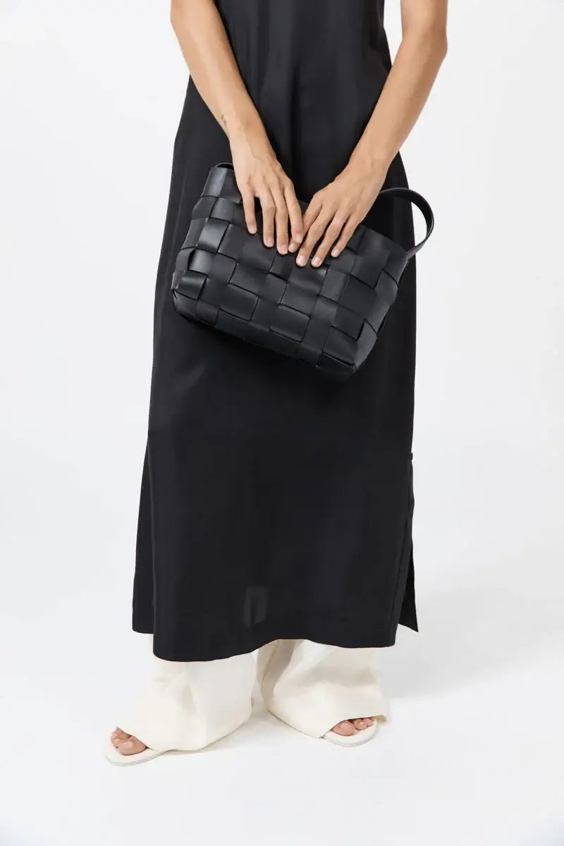 ST. AGNI WOVEN MINI TOTE BAG IN BLACK | THE NEW TREND 