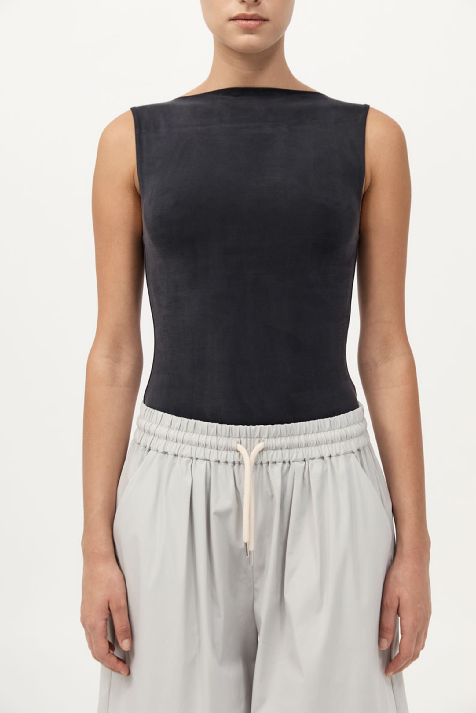 ST. AGNI EVERYDAY DRAWSTRING PANTS IN SILVER | THE NEW TREND