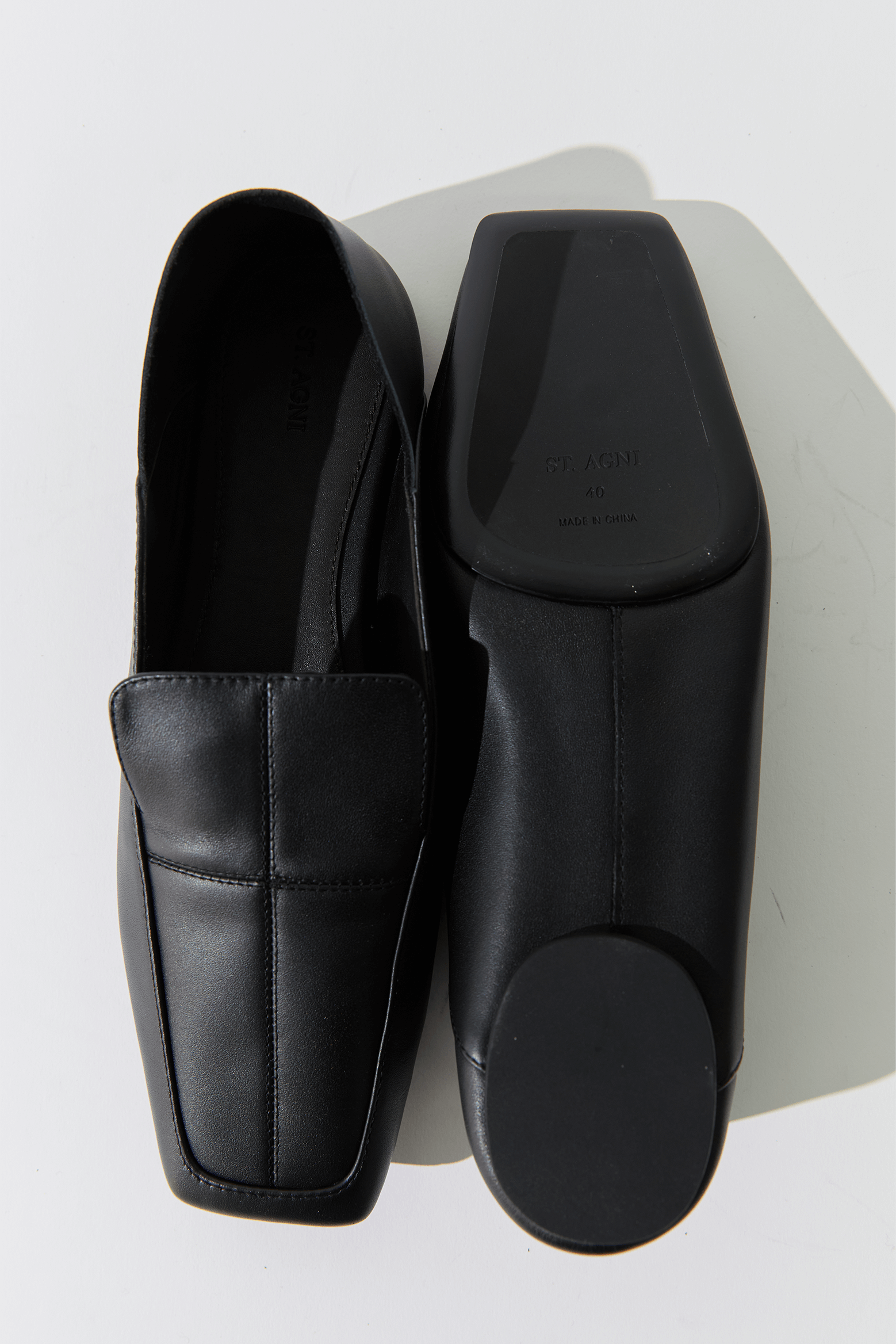 MINIMAL FLAT LOAFER