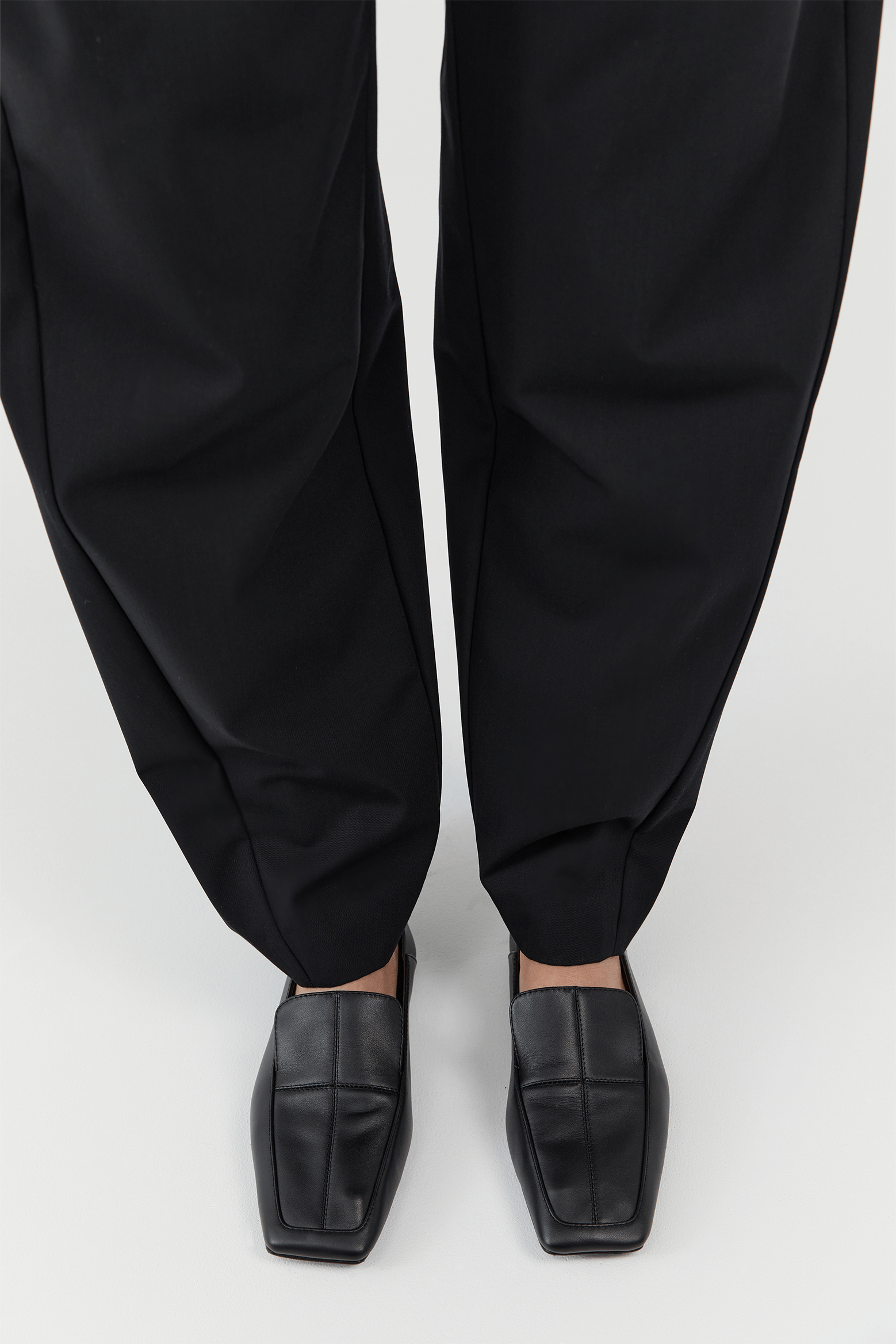 MINIMAL FLAT LOAFER