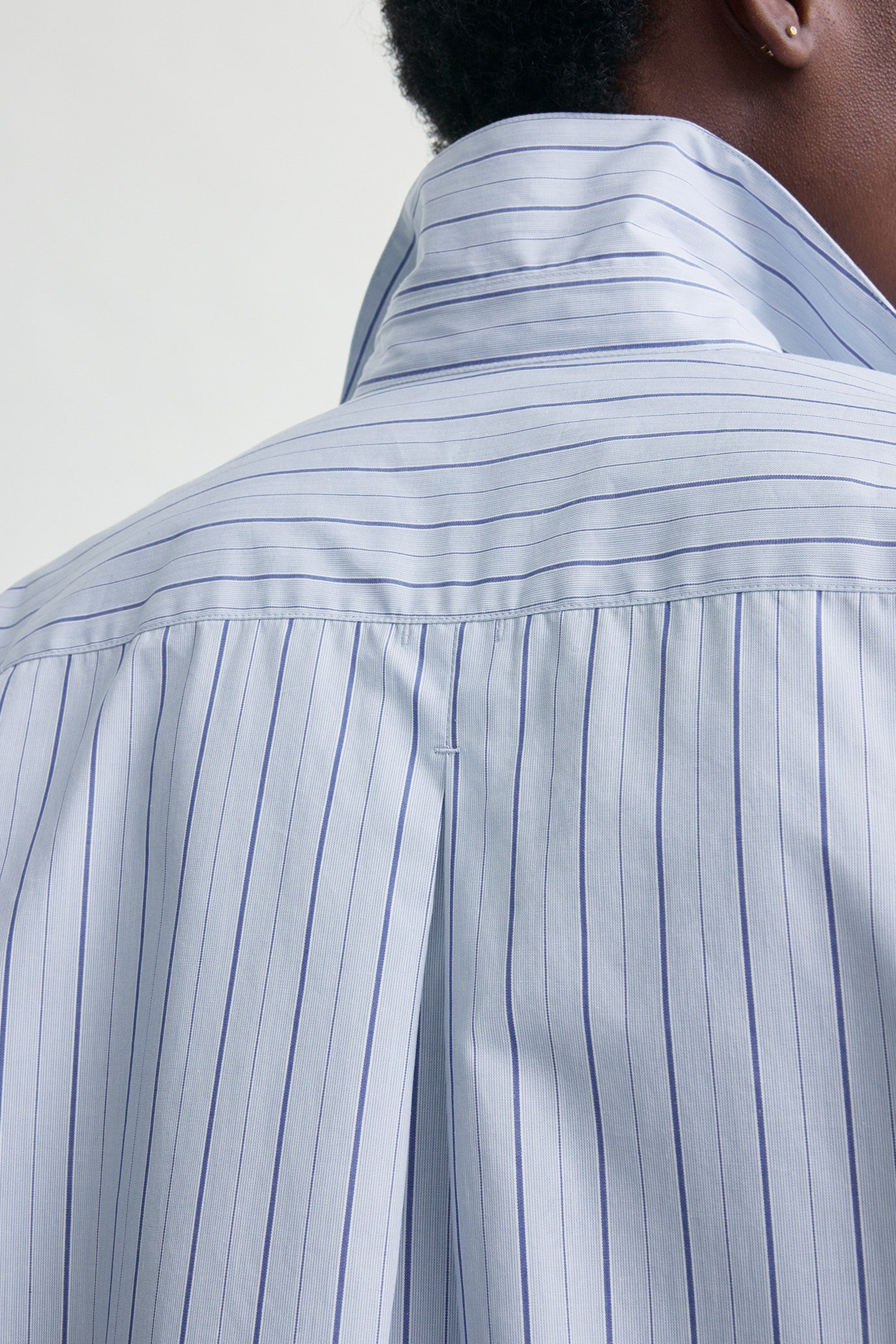 CLASSIC STRIPE SHIRT