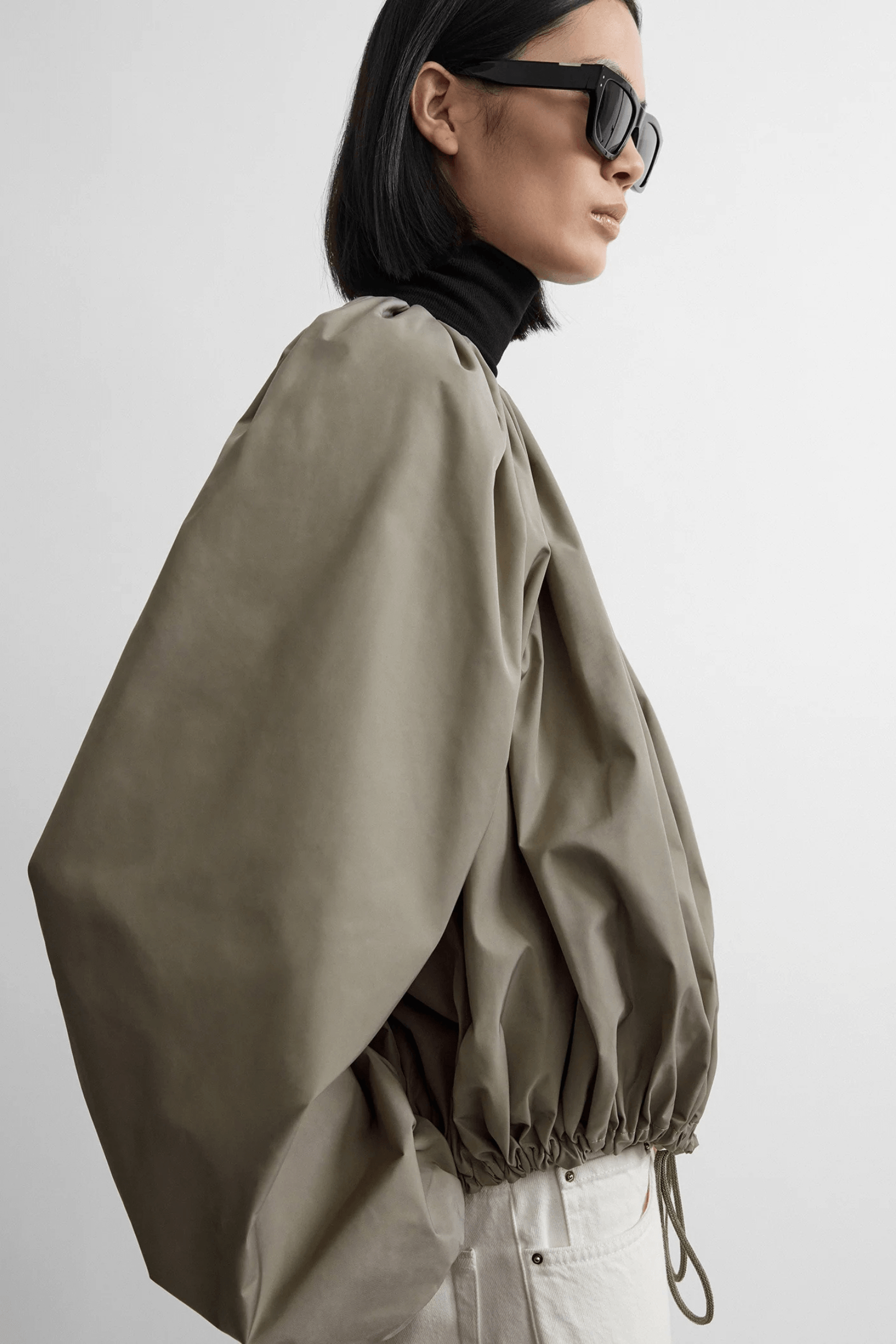 GATHERED PARACHUTE COAT