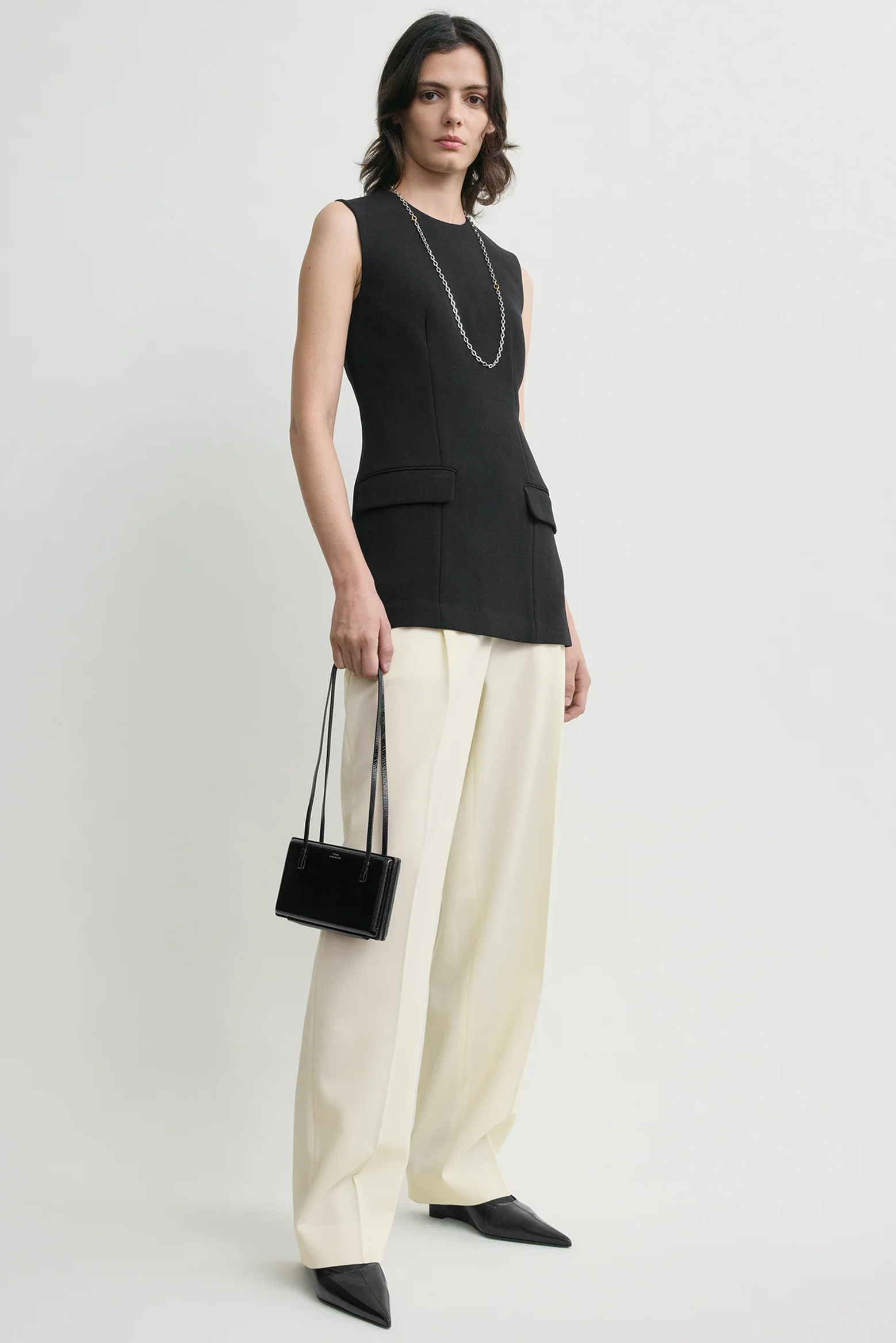 SLEEVELESS POCKET TOP