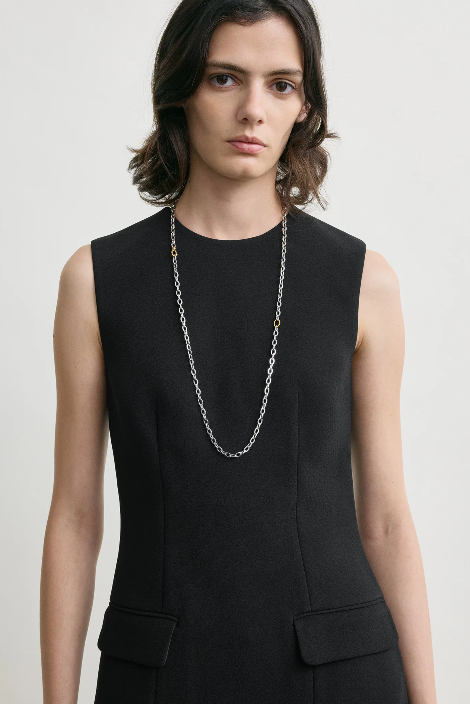 SLEEVELESS POCKET TOP