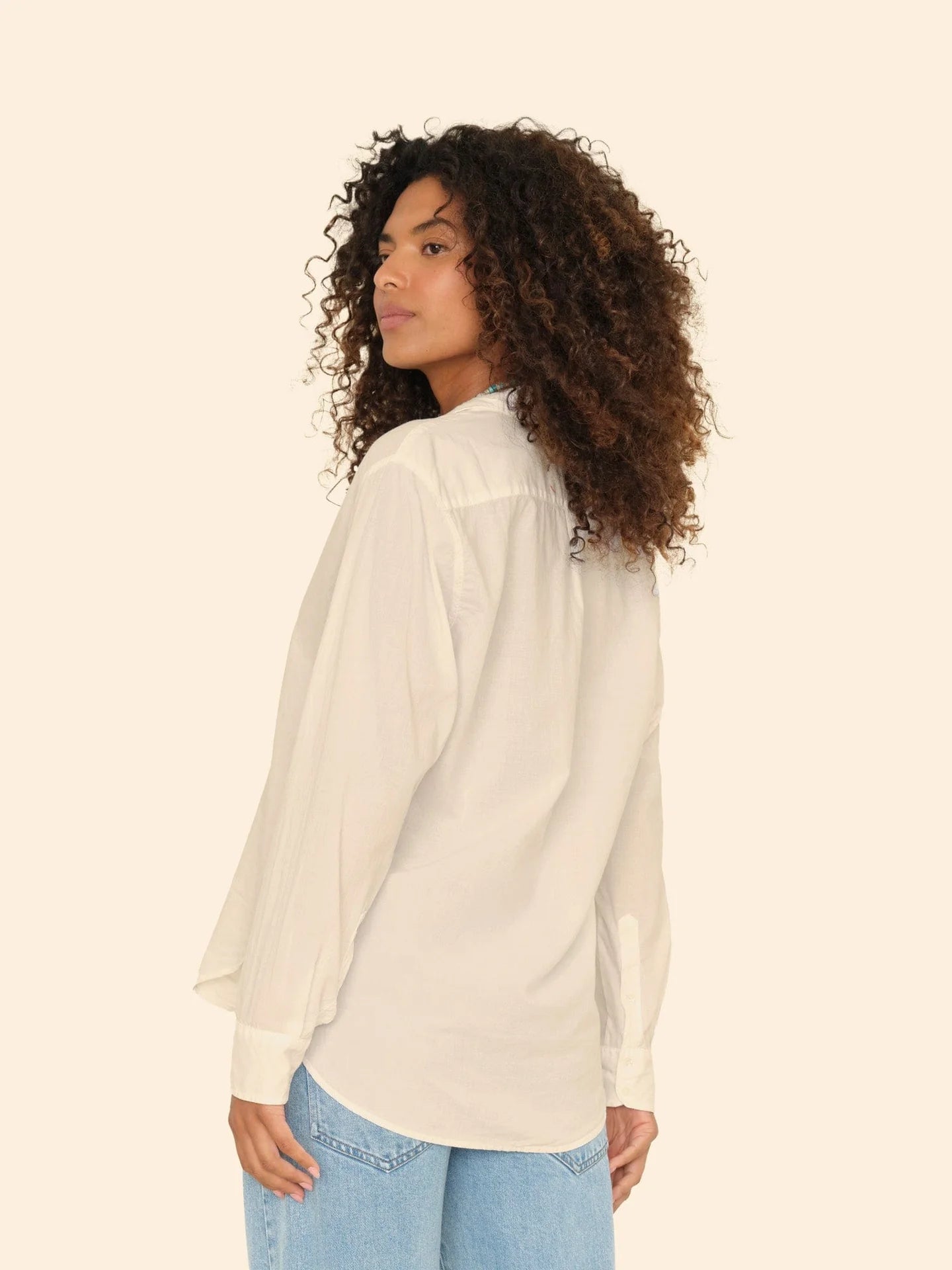 XIRENA BEAU SHIRT IN PARCHMENT | THE NEW TREND