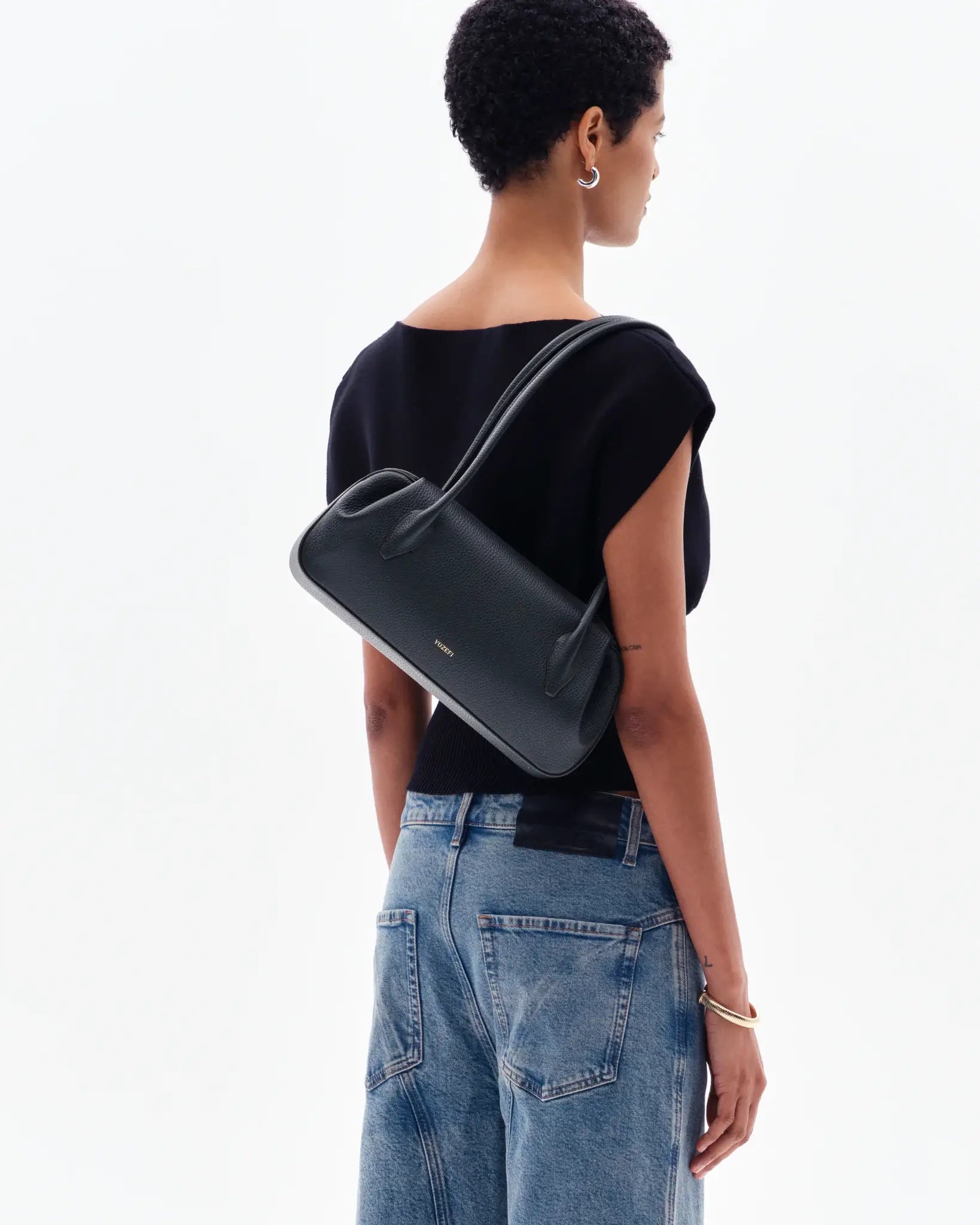 YUZEFI OYSTER PEBBLE GRAIN LEATHER SHOULDER BAG | THE NEW TREND