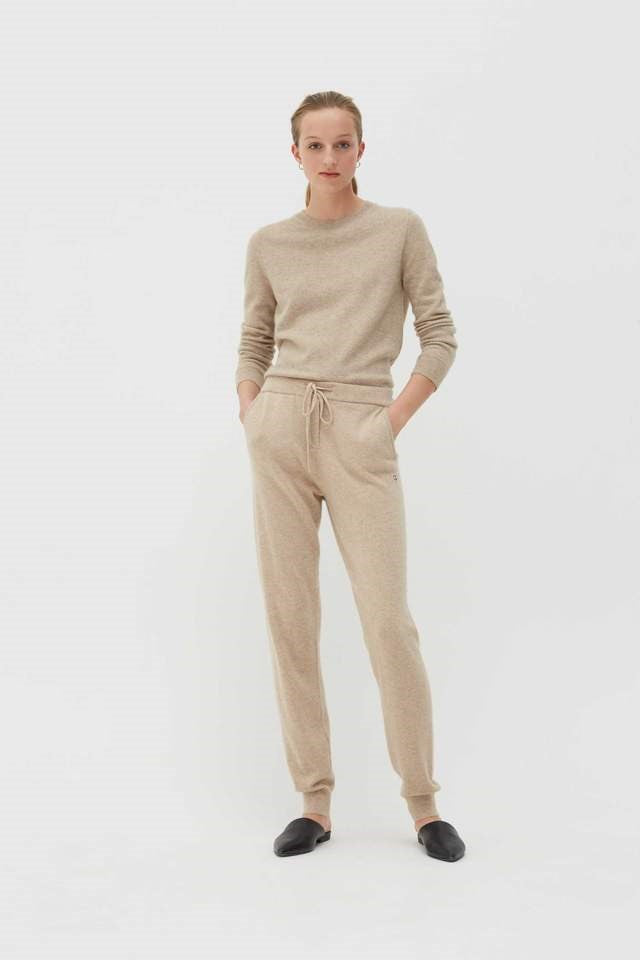 Chinti & Parker Cashmere Trackpant in Oatmeal from The New Trend
