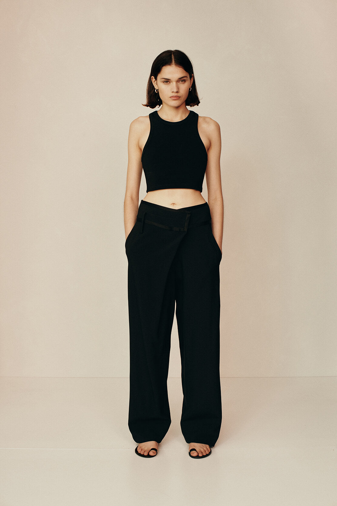 Esse Womens Cropped Tank Top Black | TNT The New Trend